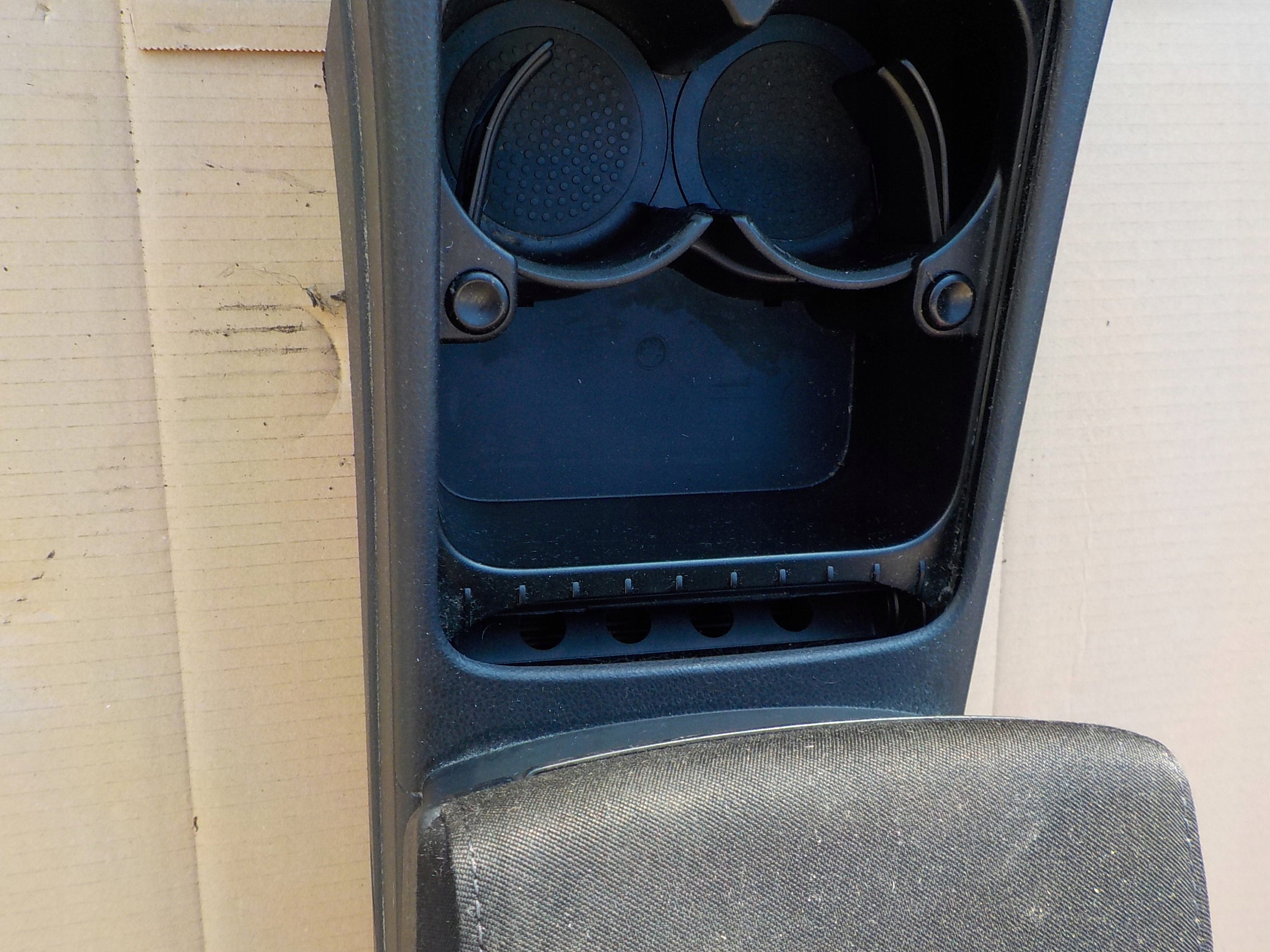 bracciolo tunel vw passat b6 2006r