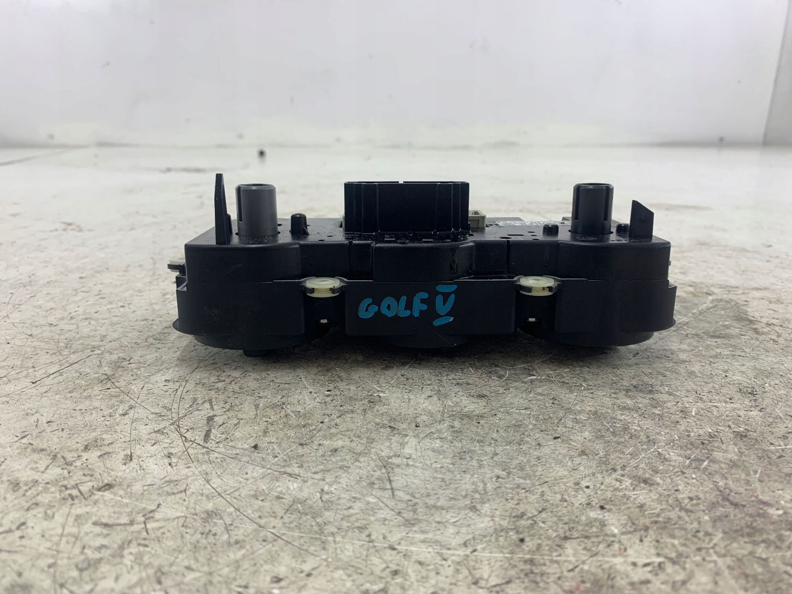 VW TOURAN et Bouton Unite commande clima 1K0820047CB