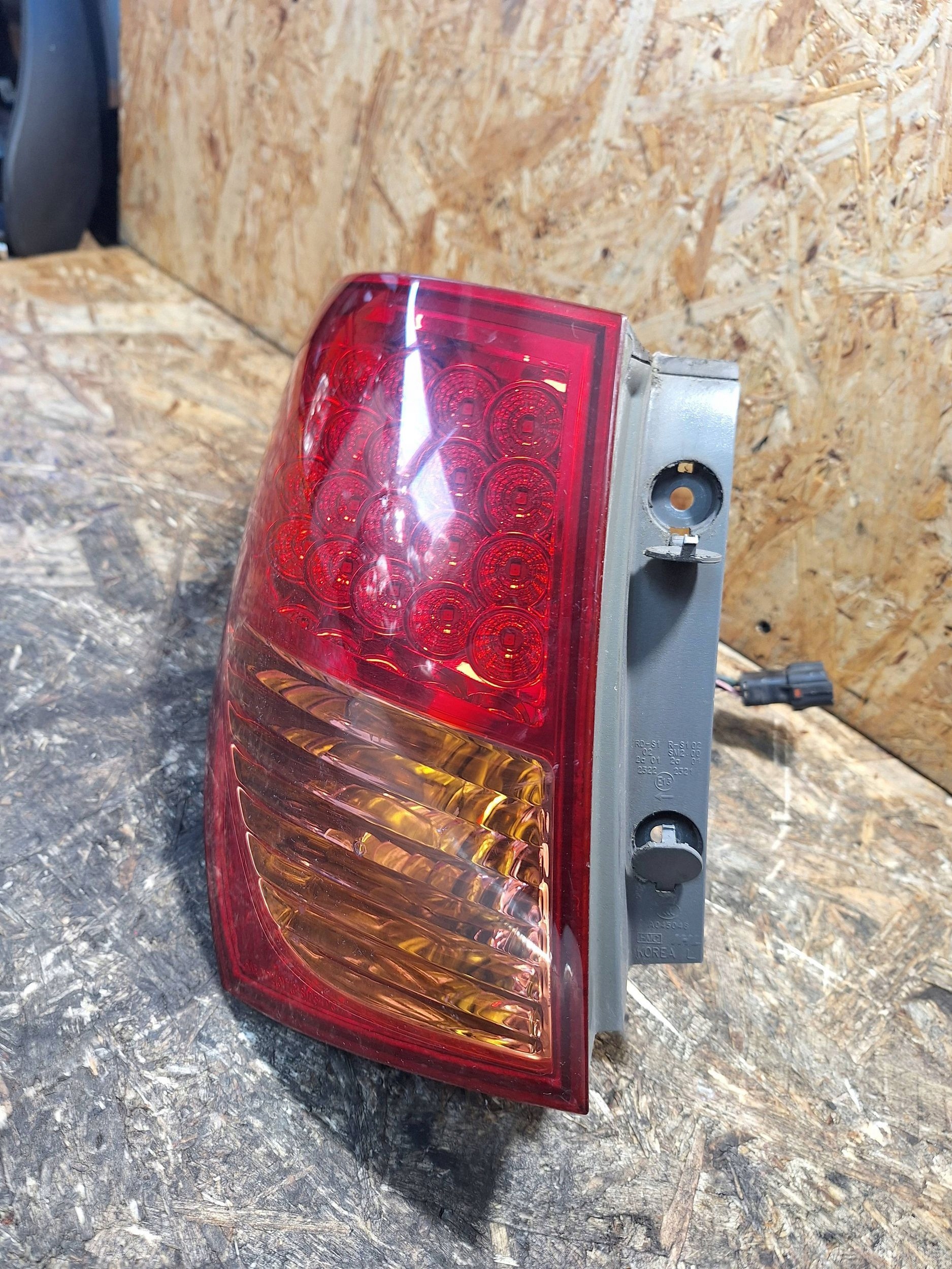 LAMPA TYŁ LEWA HYUNDAI IX55 LED 08-12 9240-3J1 Strona zabudowy lewa