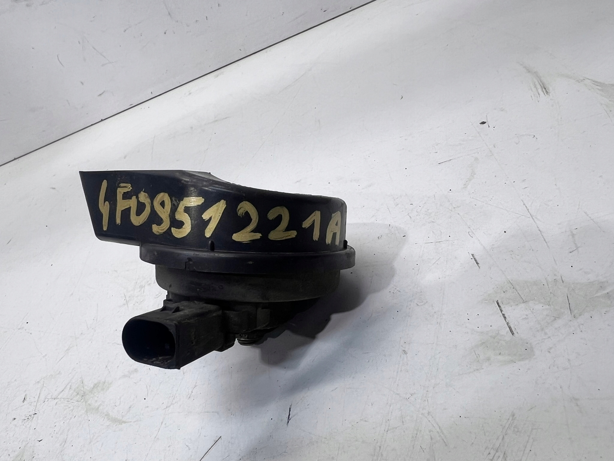 KLAKSON SYGNAL AUDI A6 C6 4F0951221A