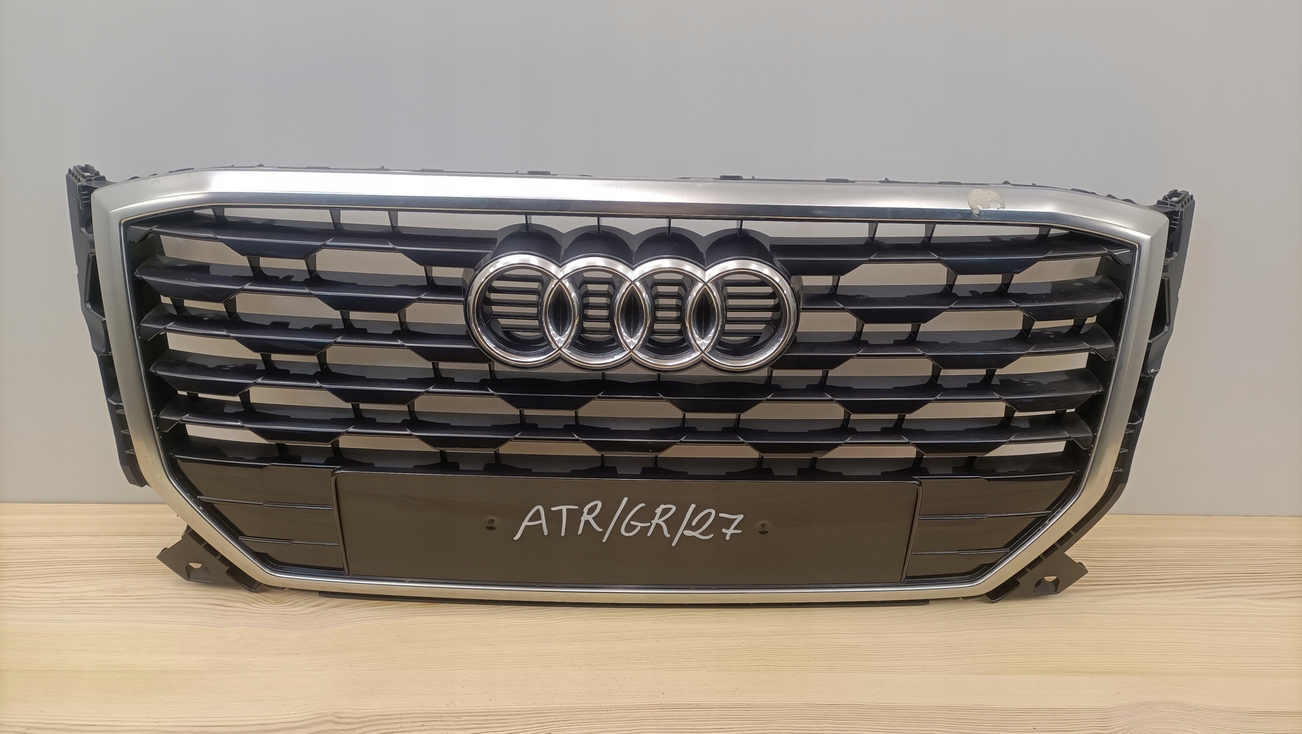 Audi Q2 Kühlergrill FRONTGRILL Kühlergitter 81A8536510G - Thumbnail 1
