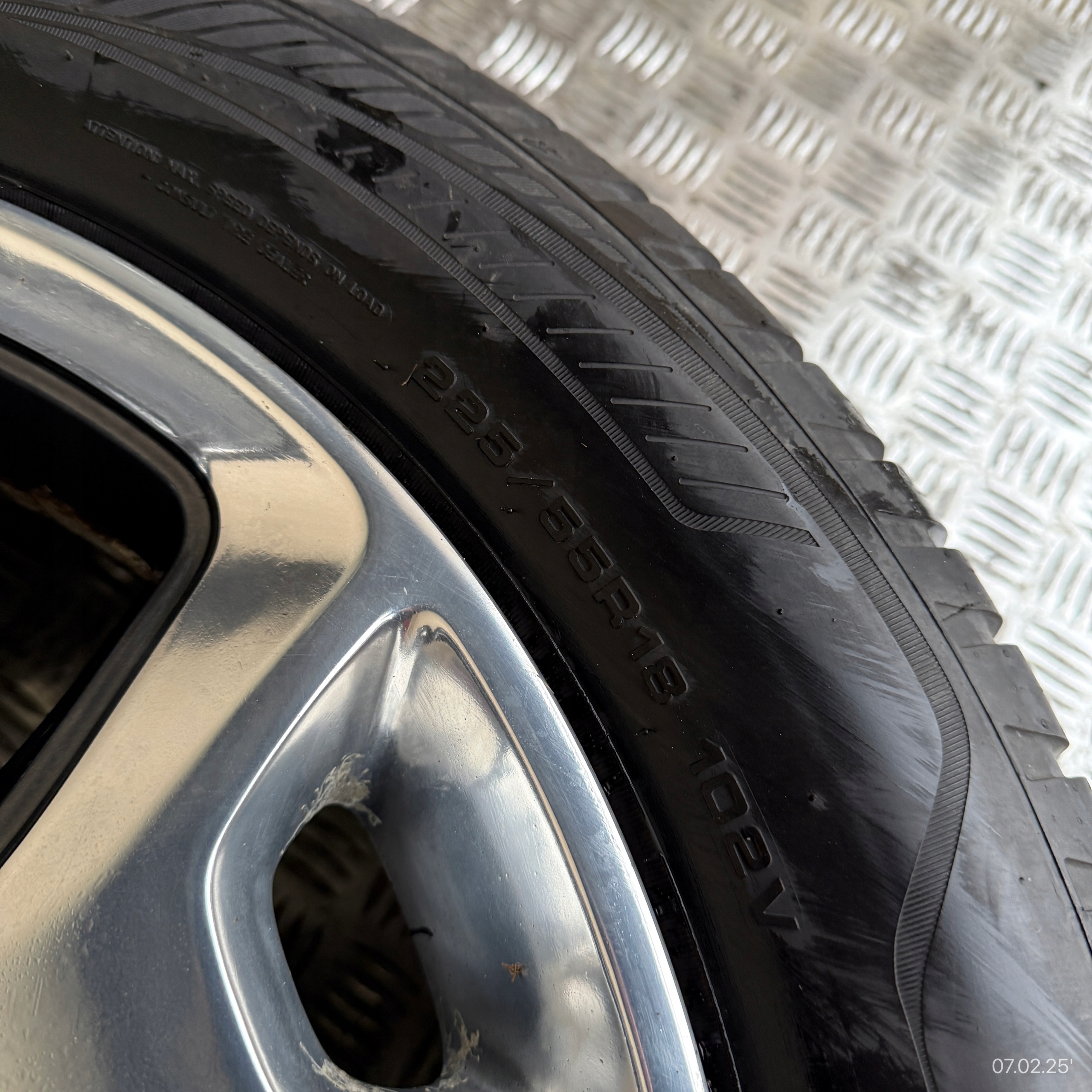 discs wheels tyres JEEP COMPASS II GOODYEAR 225/55/18" 4MM winter M+S