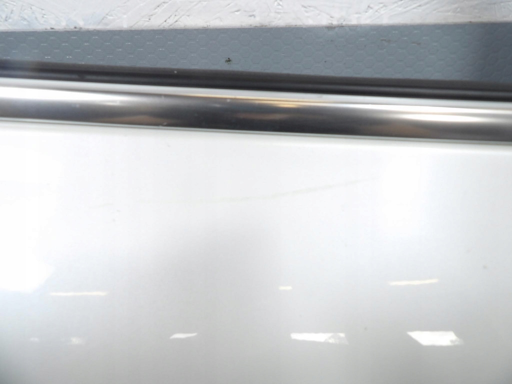 BMW X1 F48 door front right A96