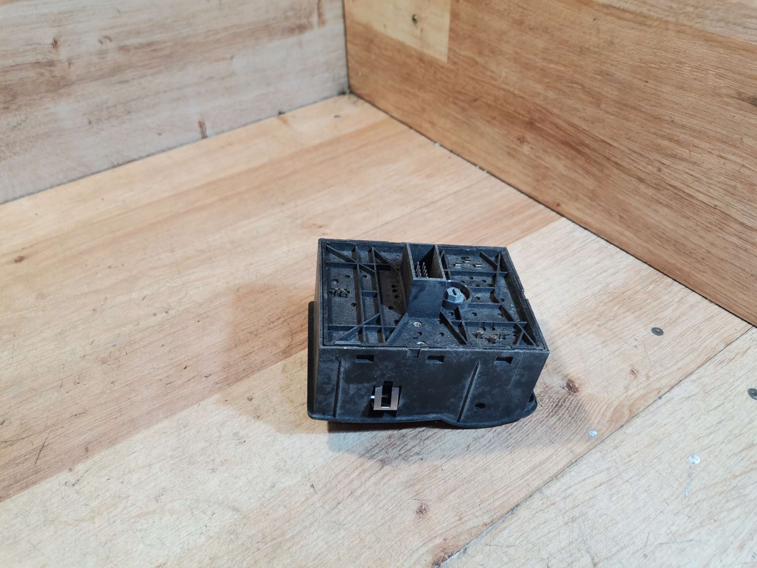 interruttore luci OPEL CORSA C 9116612