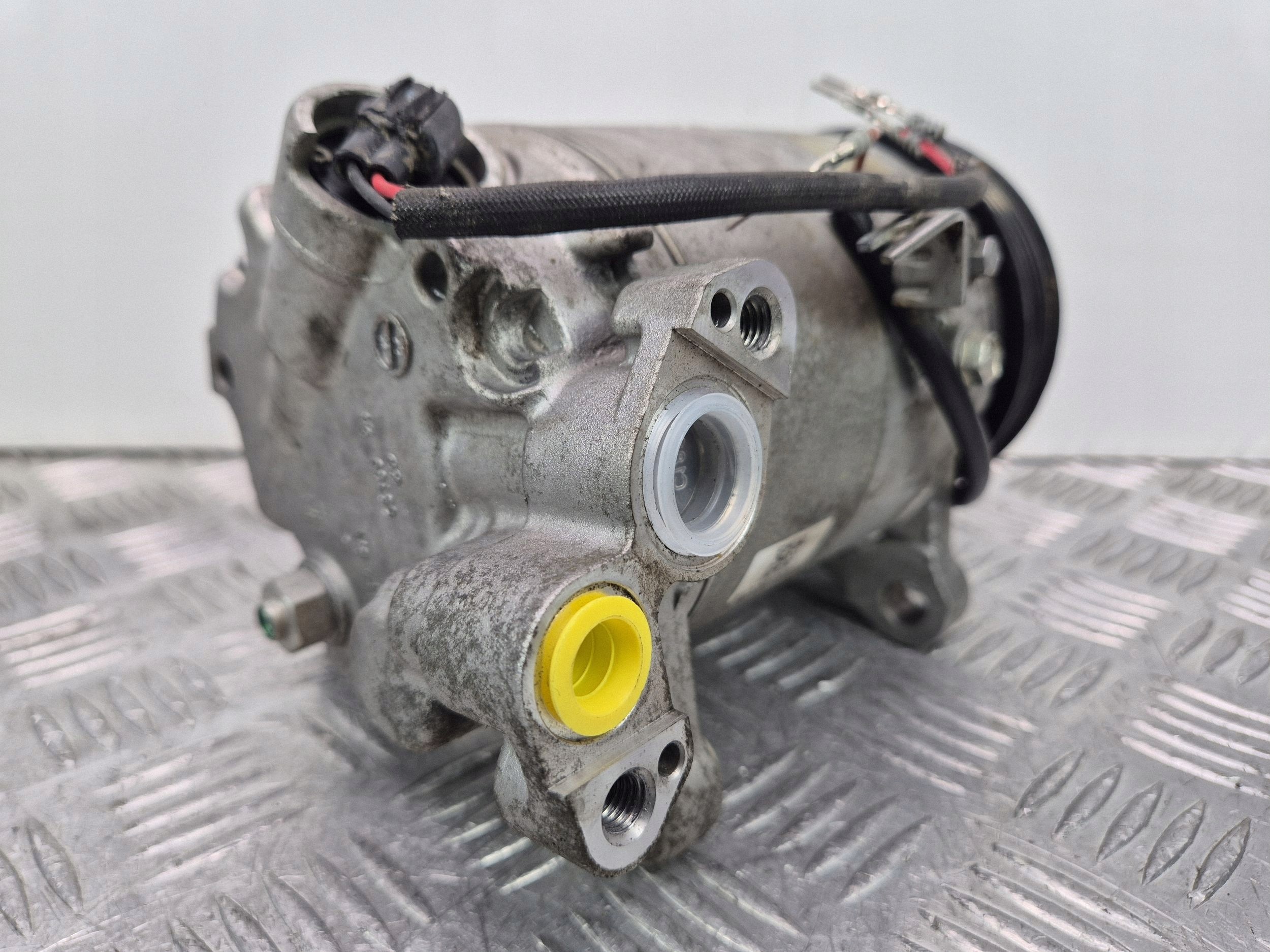 BMW 2 F45 218d compresseur de climatisation 9295050 B47C20A