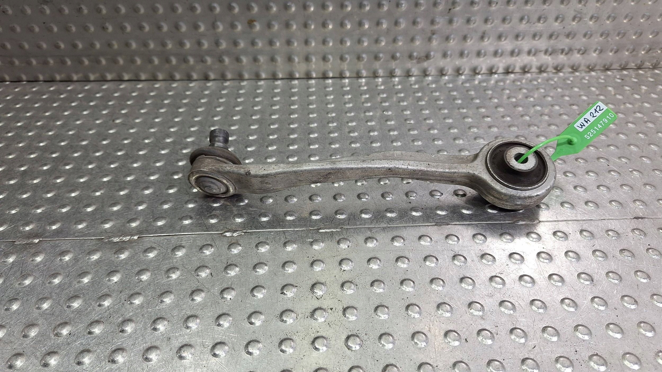 arm right front upper 8K0407510B 8K0510B AUDI A4 B8 A5 8T Q5 8R