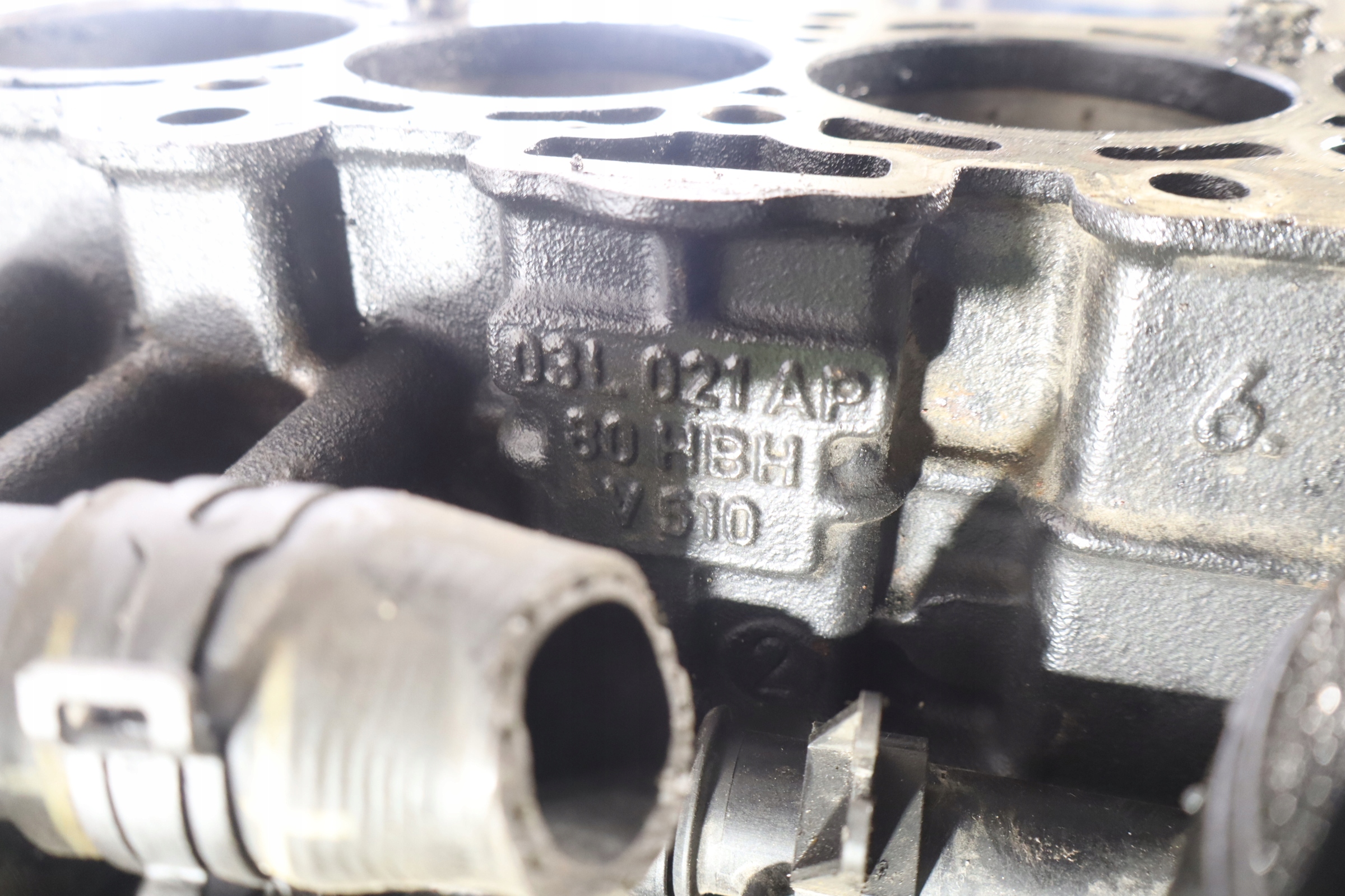 BLOK SILNIKA VOLKSWAGEN TOURAN I LIFT 2.0TDI CFH Producent części Volkswagen