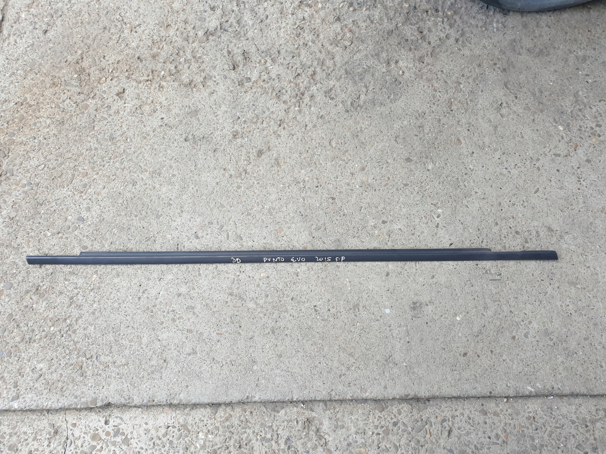 moulding dust door FIAT PUNTO EVO 2009-3D PP right front