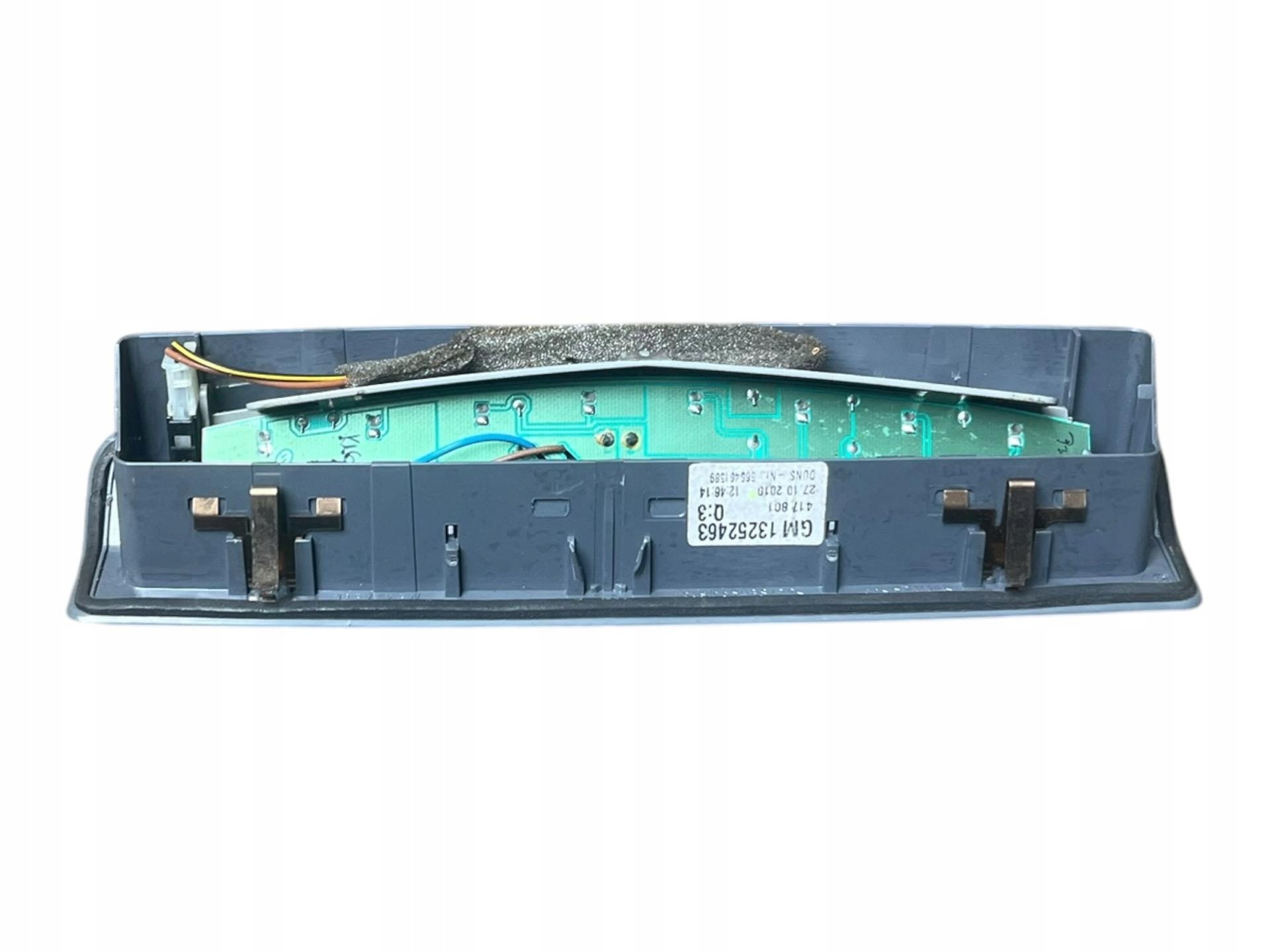 light third brake light Opel Zafira B facelift 2010 13252463