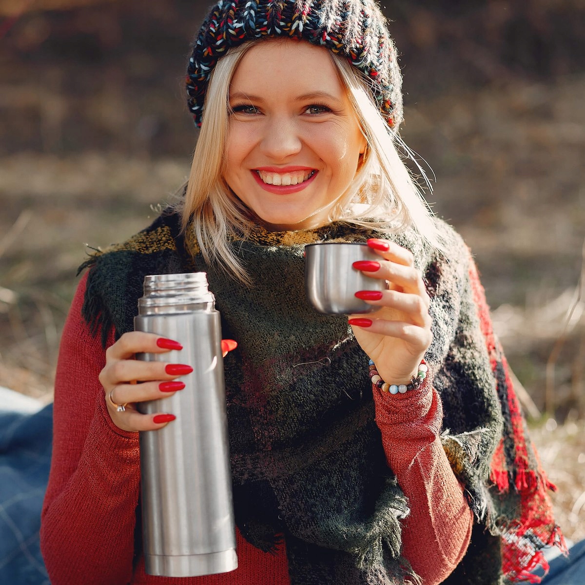 TERMOS 750ml PRÓŻNIOWY TURYSTYCZNY termiczny stalowy NA HERBATĘ KAWĘ 0,75L Pojemność 0.75 l