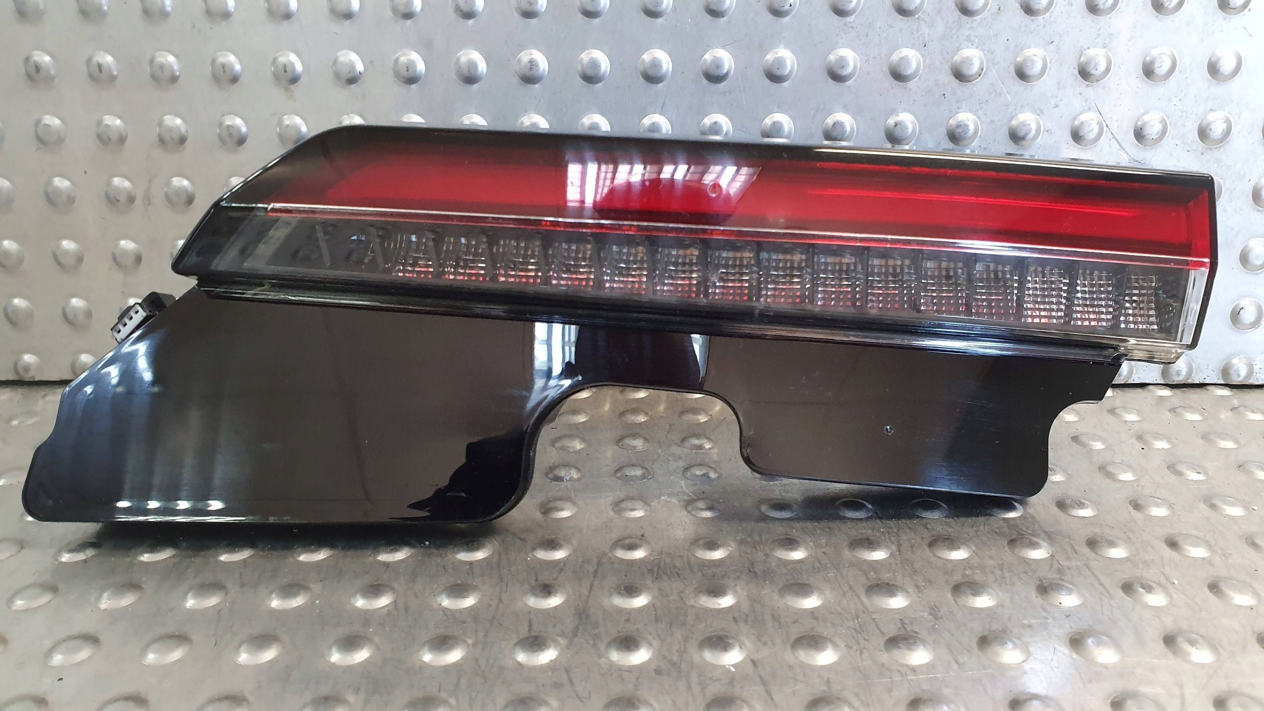 light rear part left VOLVO C40 to the bonnet 21- 32365672