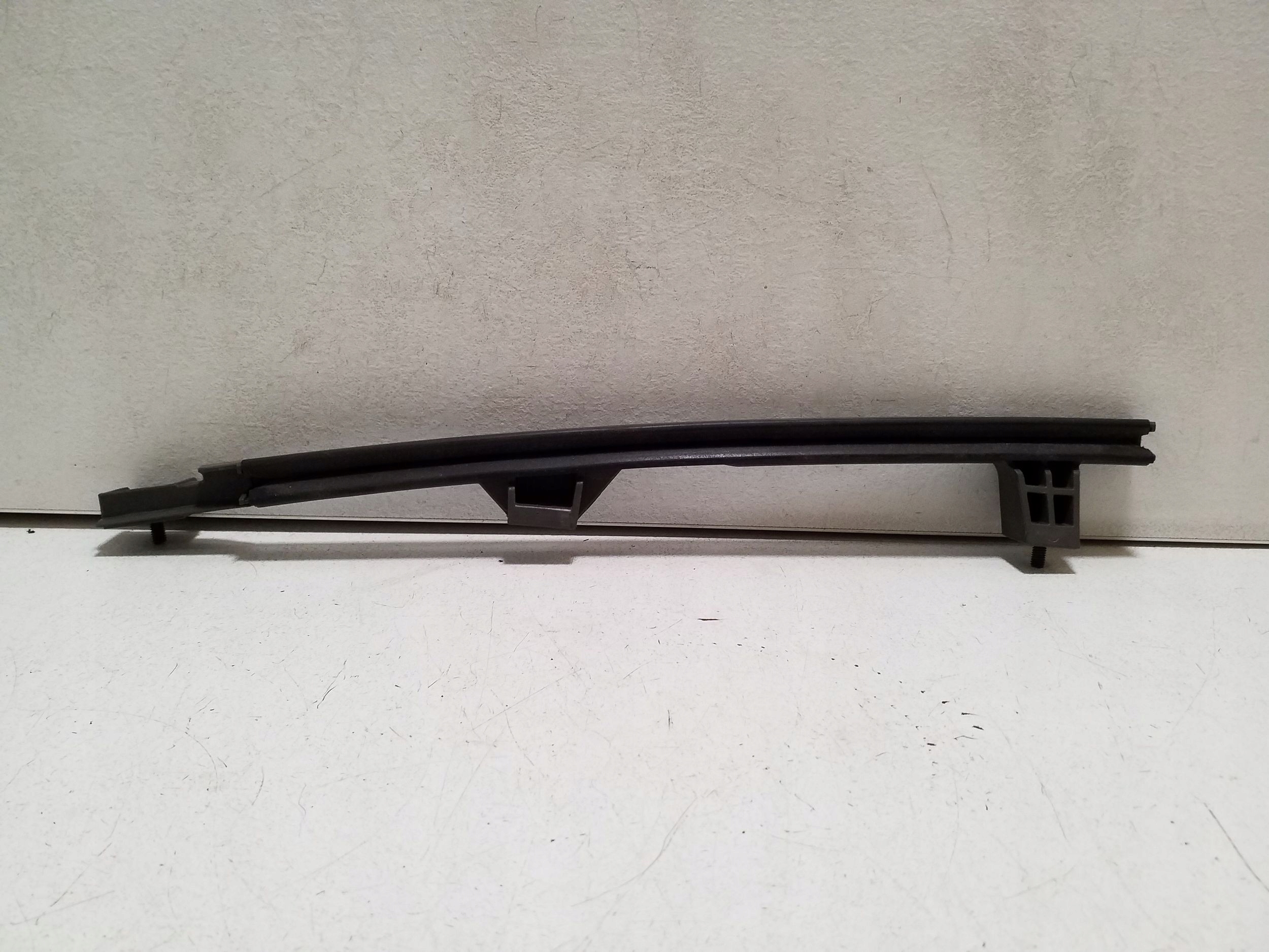 KIA SOUL PROWADNICA SZYBY TYLNEJ LEWA STRONA 83550B2000