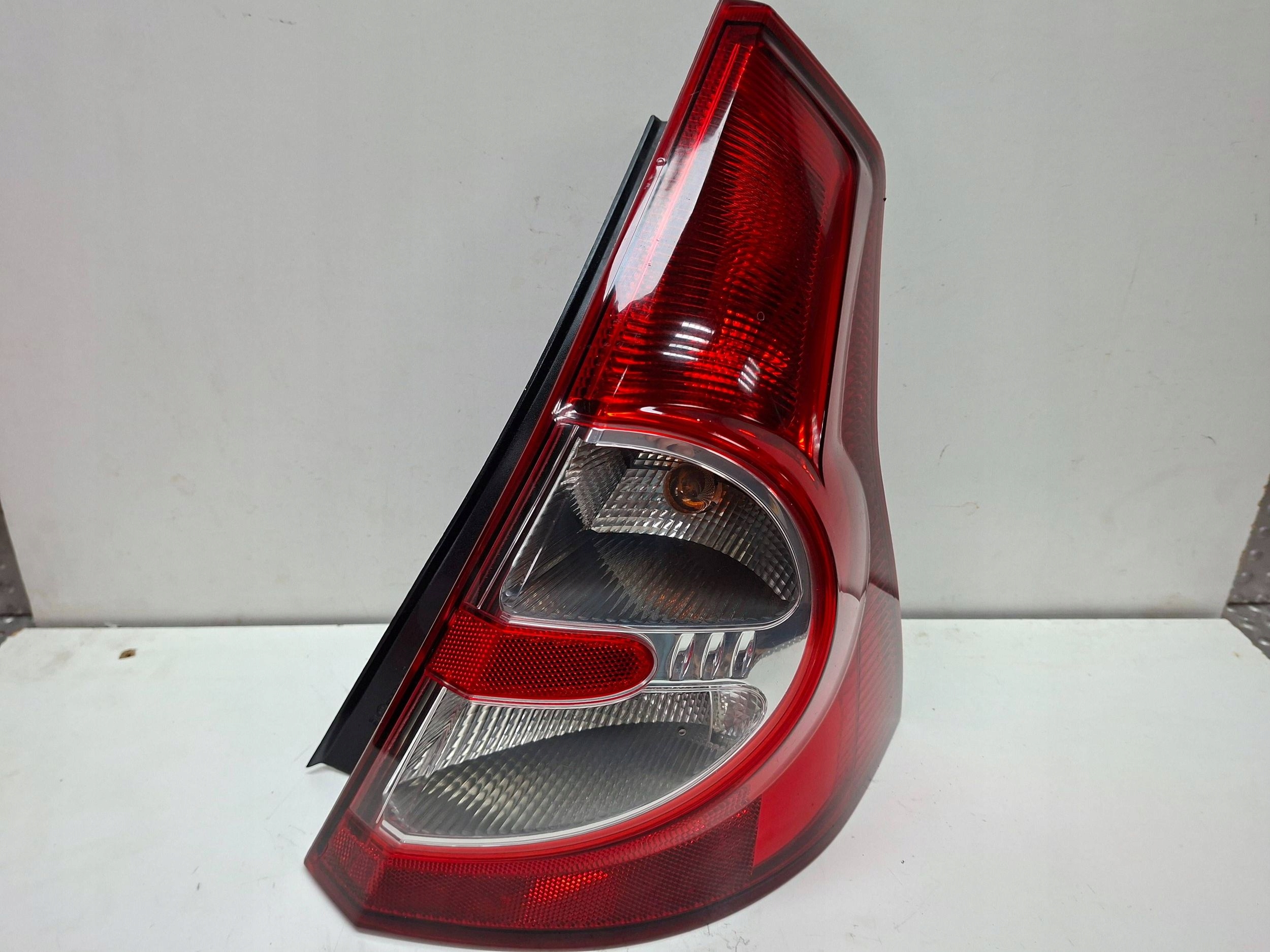 light rear right 8200734824 DACIA SANDERO and 2008-2012