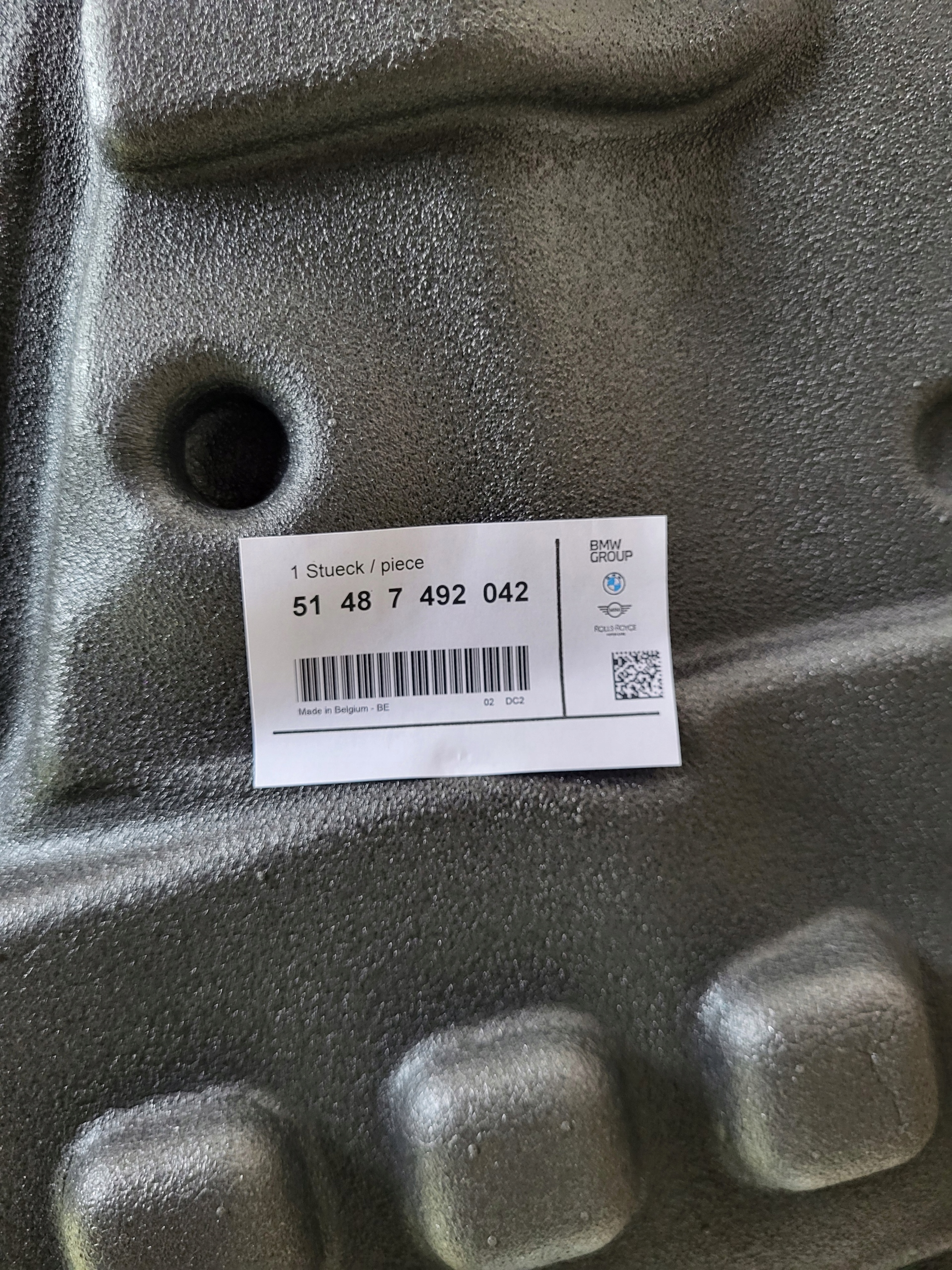 MINI COUNRTYMAN F60 IZOLACJA DŹWIĘKOWA DZRZWI PRAWY TYŁ 51487492042 Producent części Mini OE