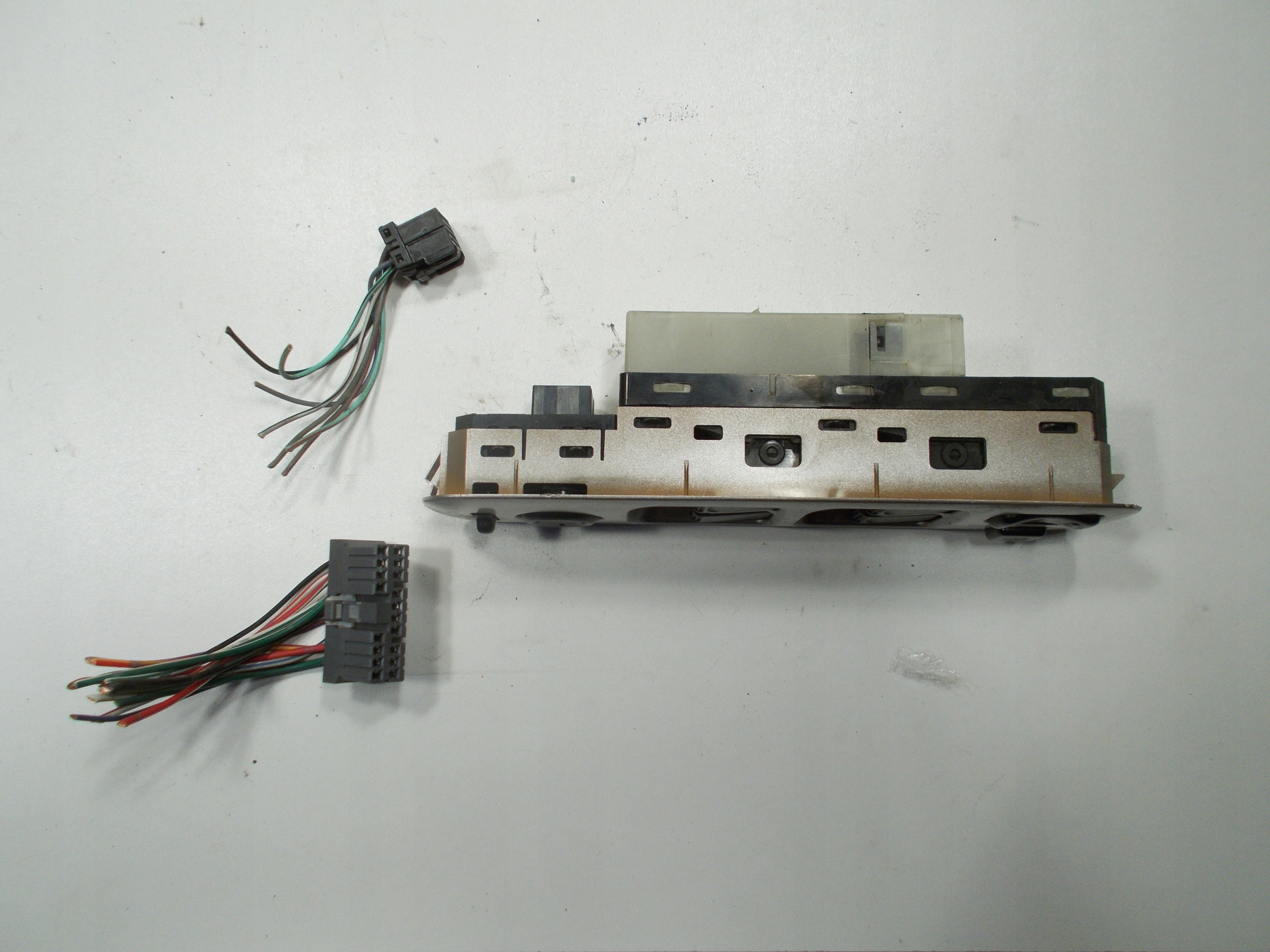 PANEL window control switch left front KOSTKI SUZUKI LIANA