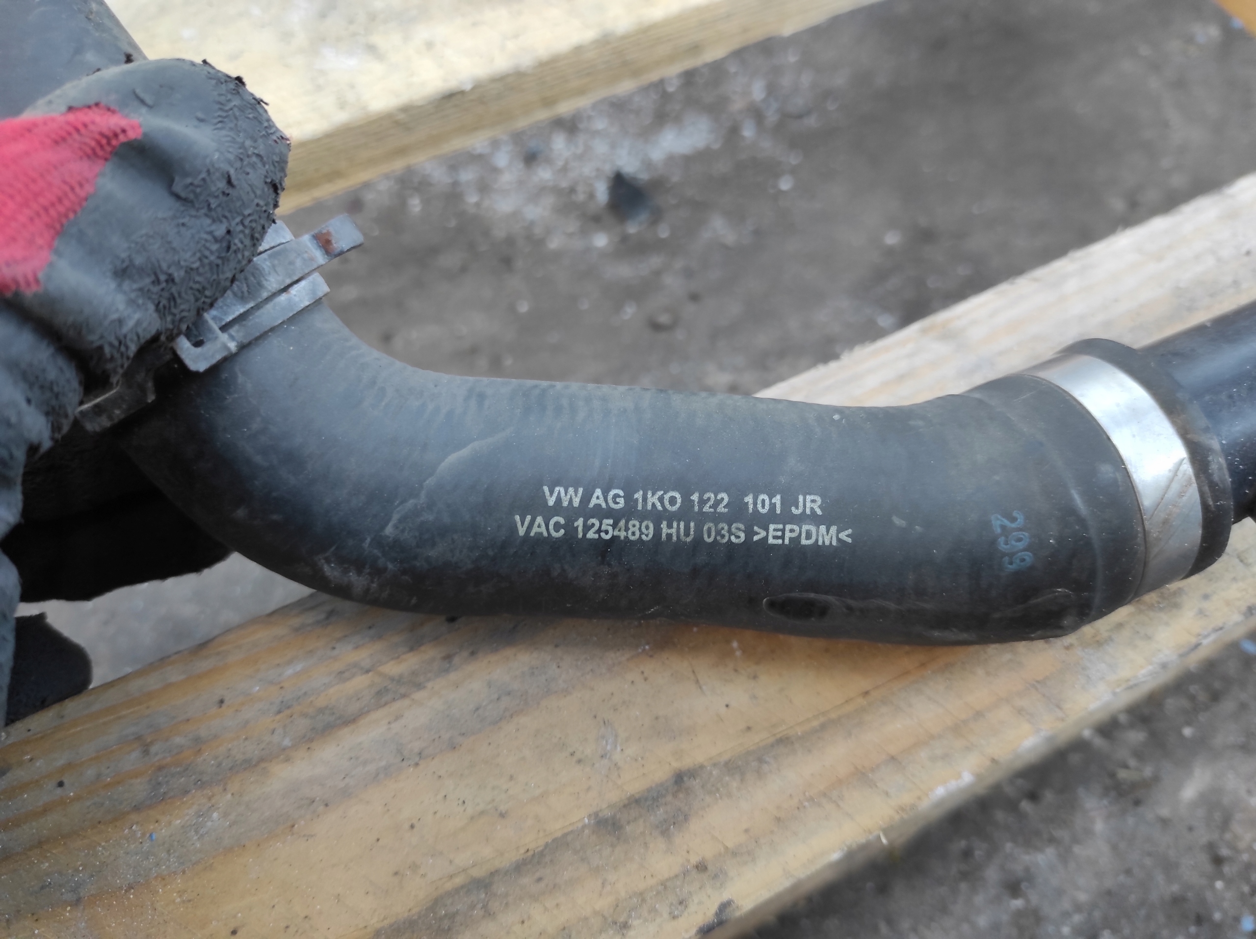 crijevo prijenos vode VW Caddy III 2,0 TDI 1K0122101JR