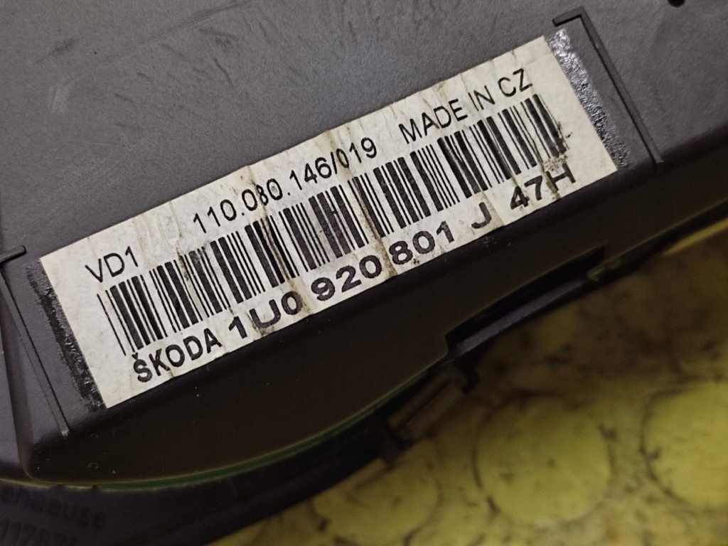 SKODA OCTAVIA and dials 1U0920801J