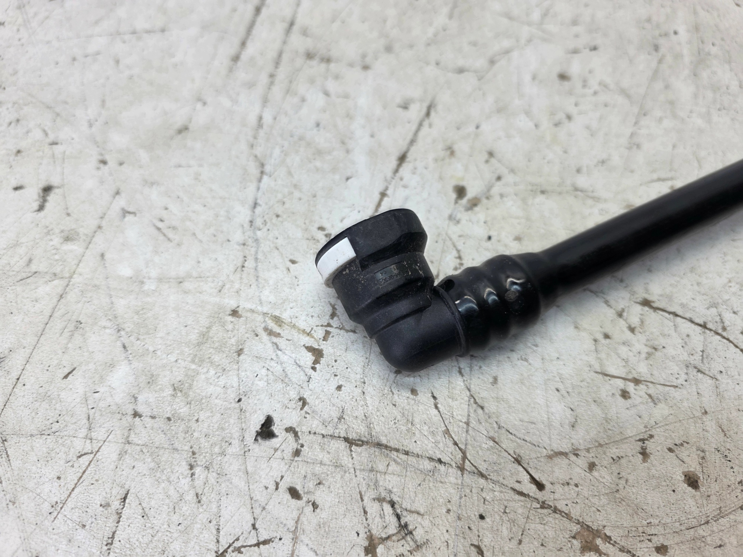 hose fuel line AUDI A4 B8 A5 8T 8K0201167F