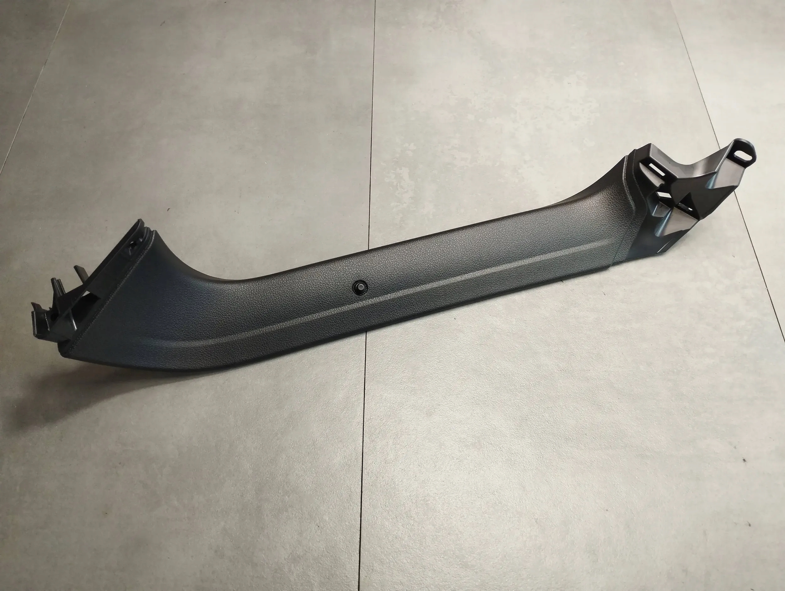 Audi Q3 F3 83A Blende Abdeckung heckklappe 83A867608