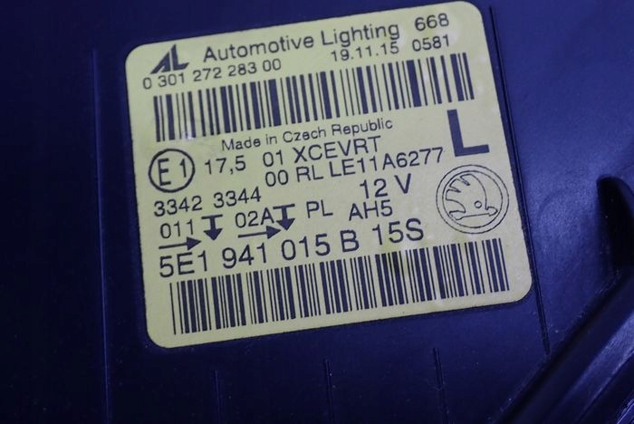 SKODA OCTAVIA III BI-XENON 13-17 reflektor left light left