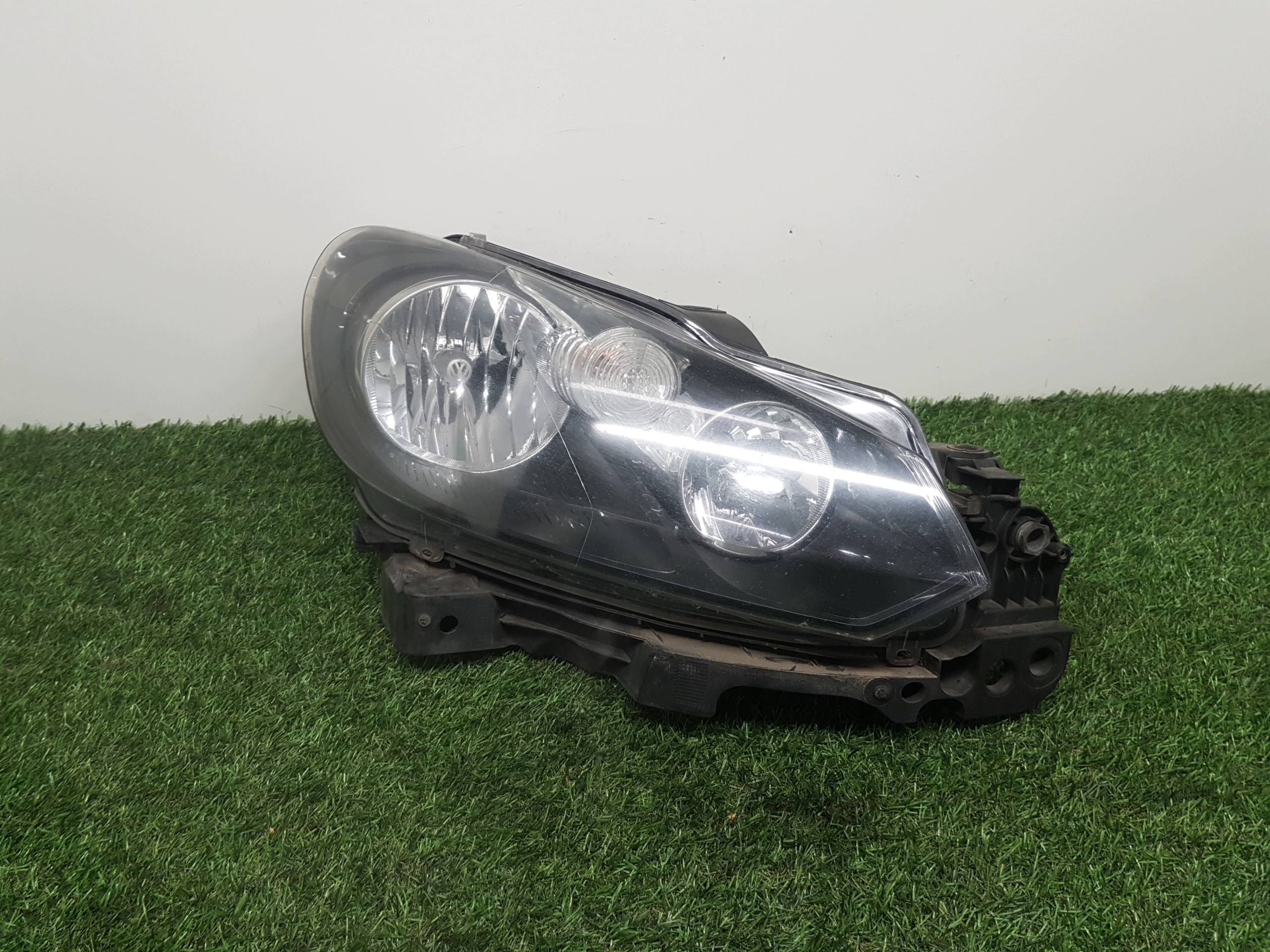 light right front VOLKSWAGEN GOLF 6 254258-01 R