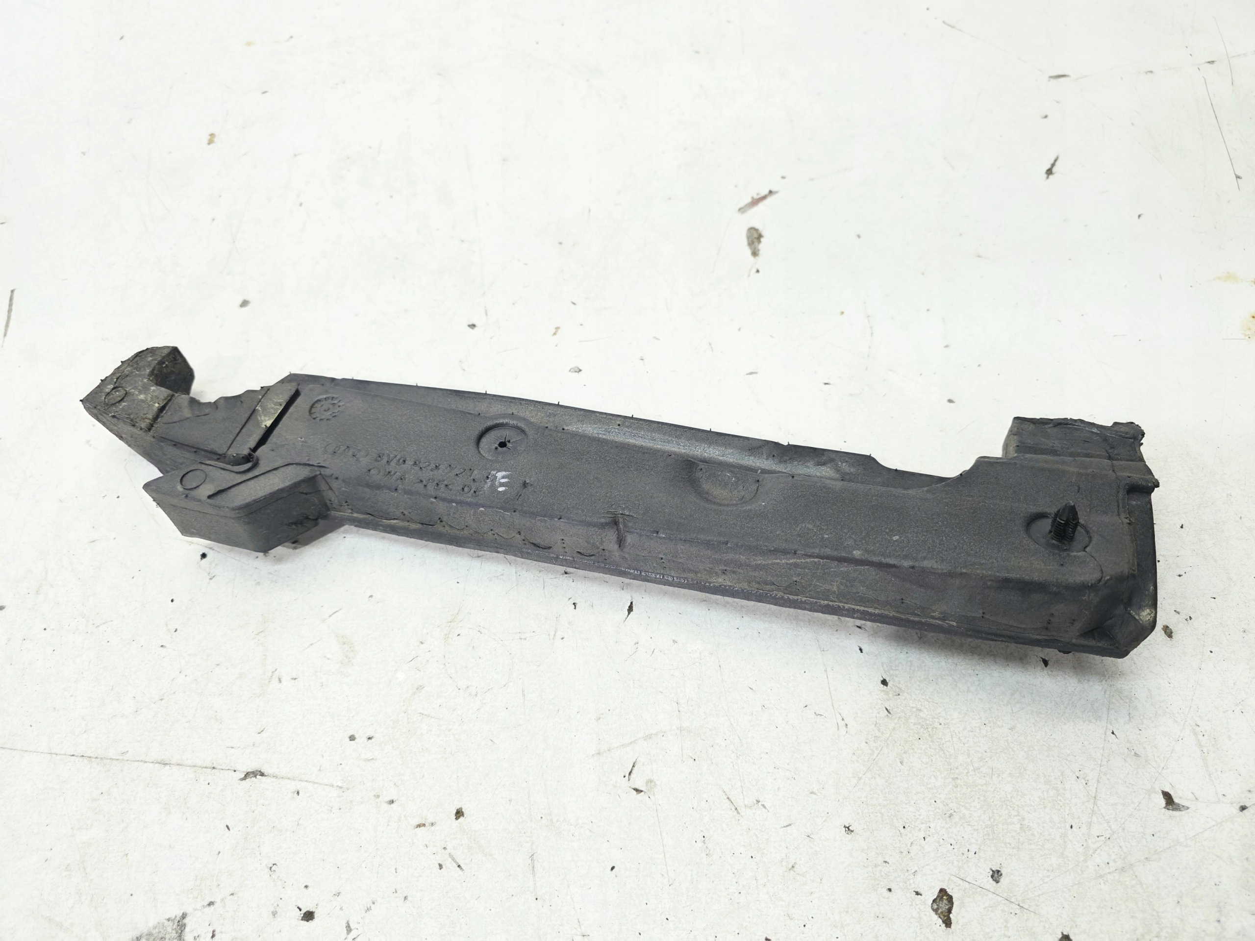 hangszigetelő sárvédöt bal AUDI A3 8V 8V0823721B