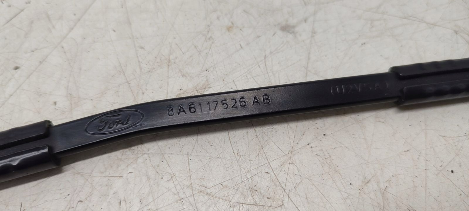 wiper arm left Ford Fiesta MK7