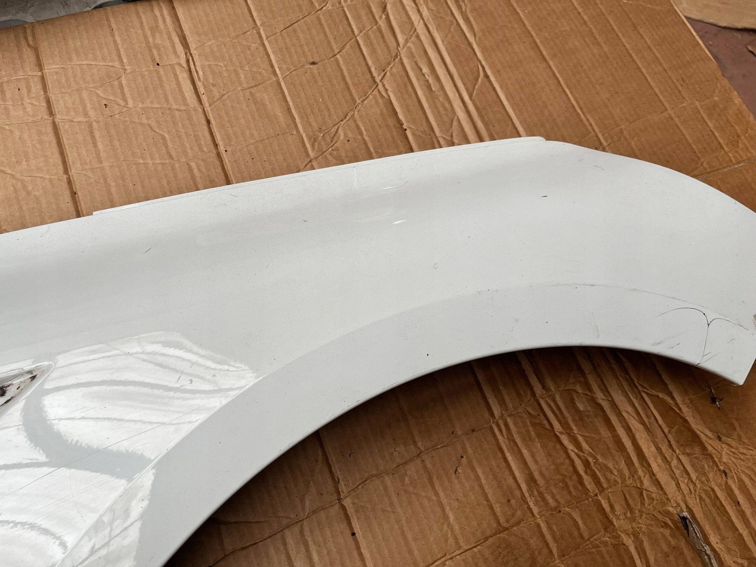 fender right front RENAULT MEGANE IV 631005296R @M