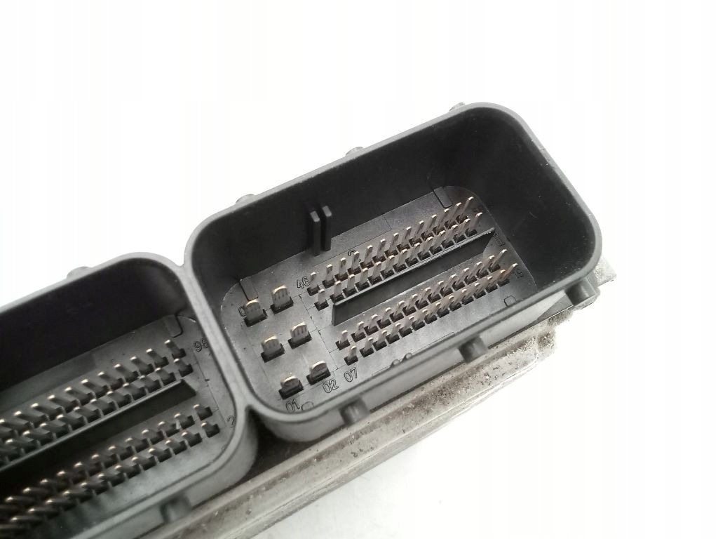 Mercedes Vito W639 computer control unit of the engine ECU A6111535279