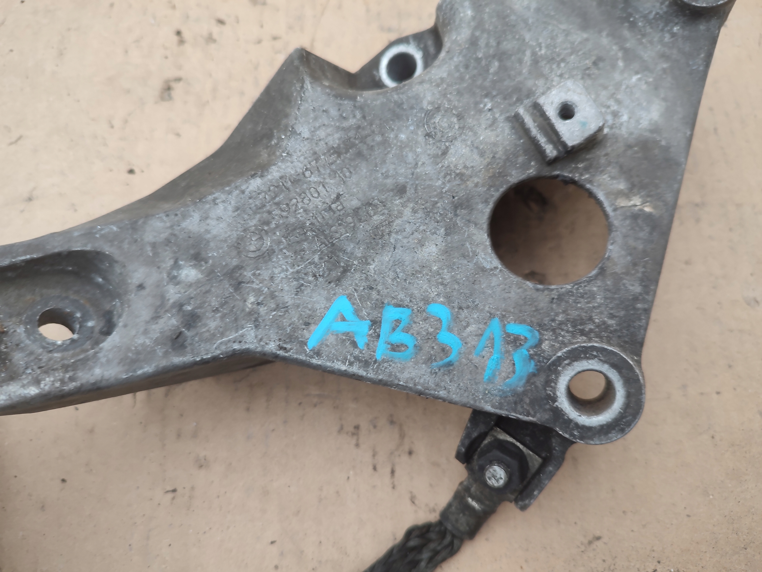 holder engine mount BMW 3 E90 E91 LIFT 6775041
