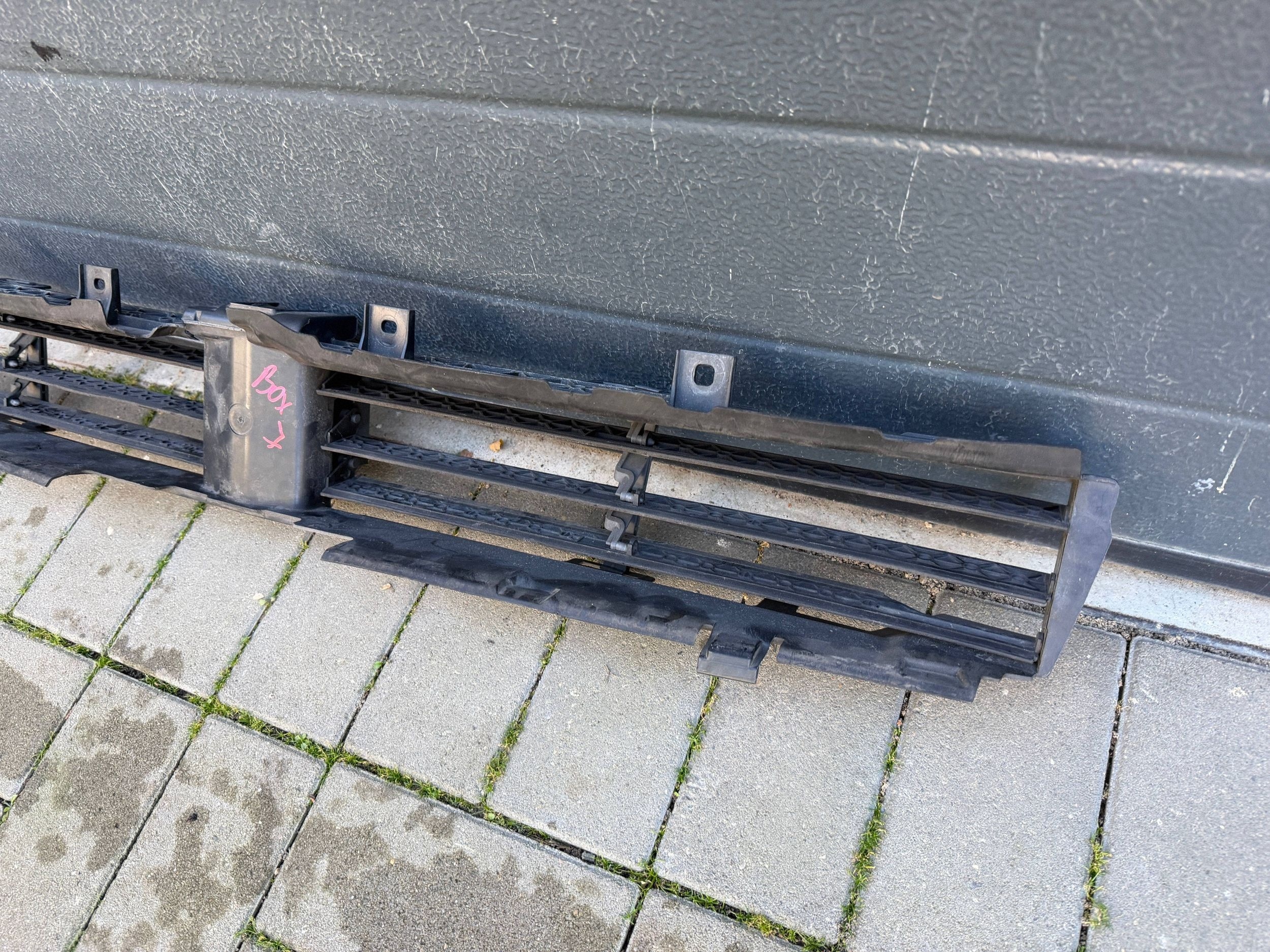 Bmw 5 G30 G31 16- blinds blinds air line lower drain air