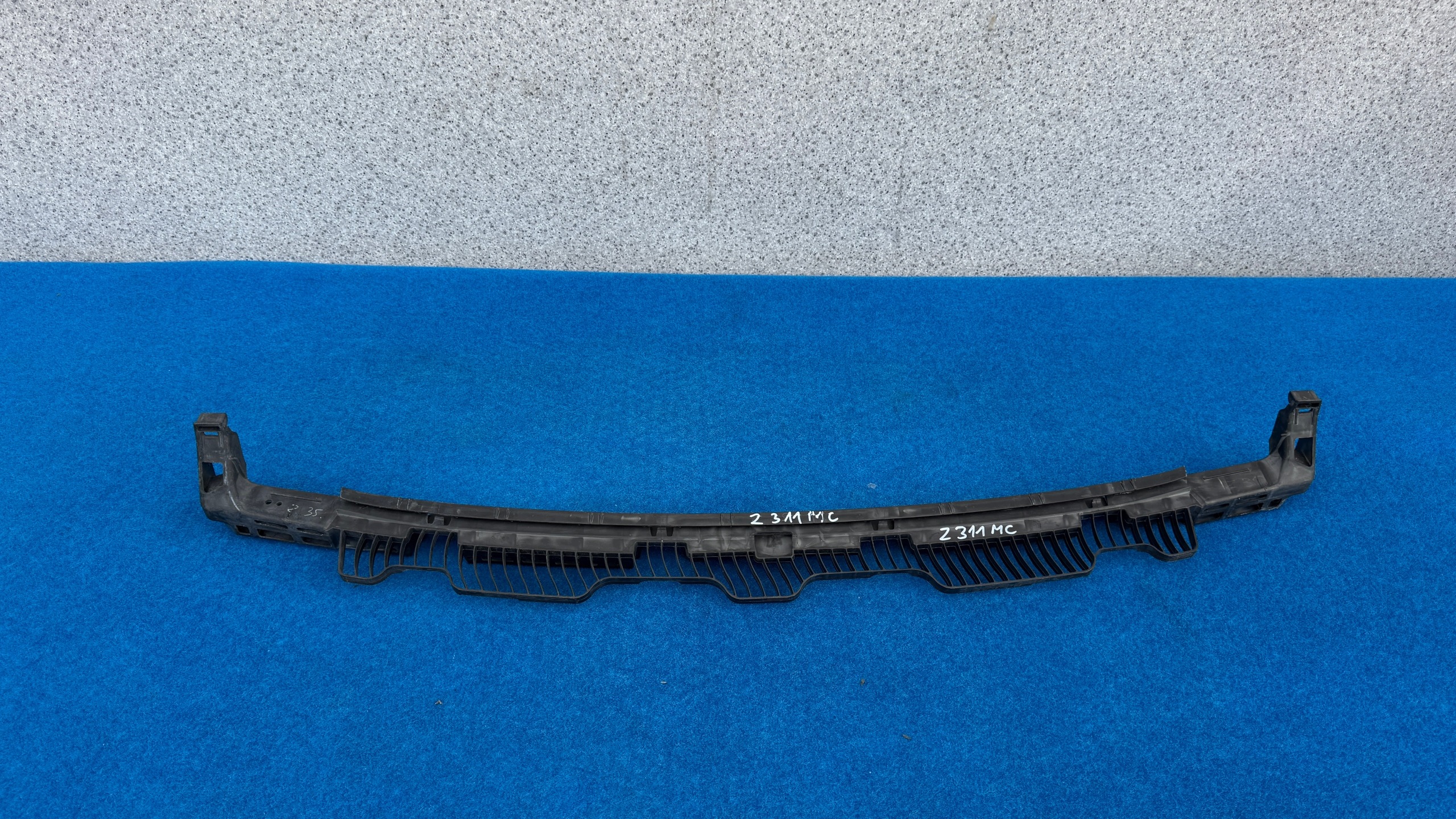 VW GOLF 7 VII 5G 5G6 HB bumper bracket rear part central holder Z311MC