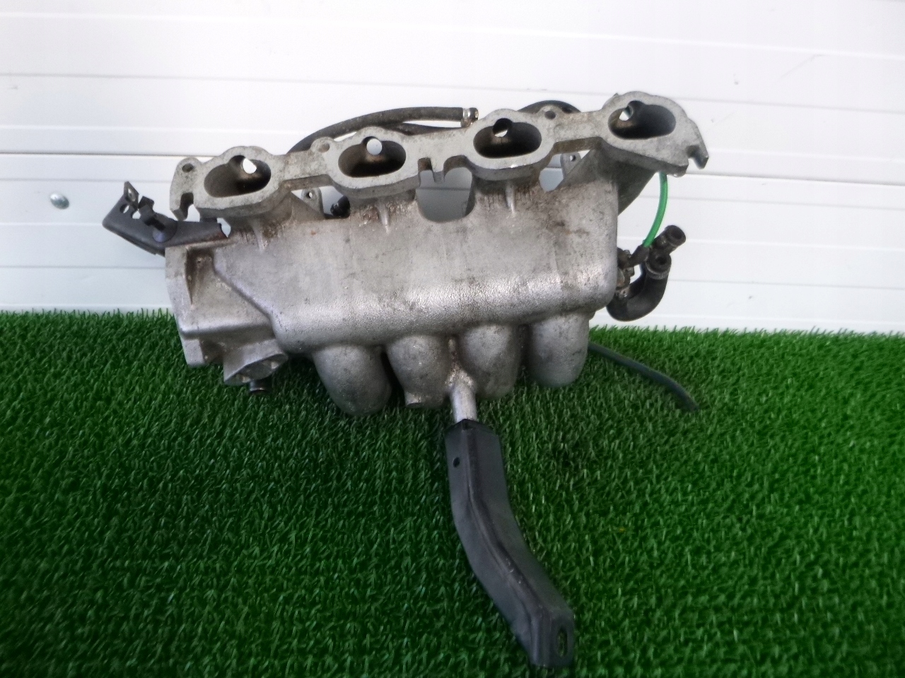 VOLVO V40 S40 1.9T 2.0T intake manifold 393FA02 LPG