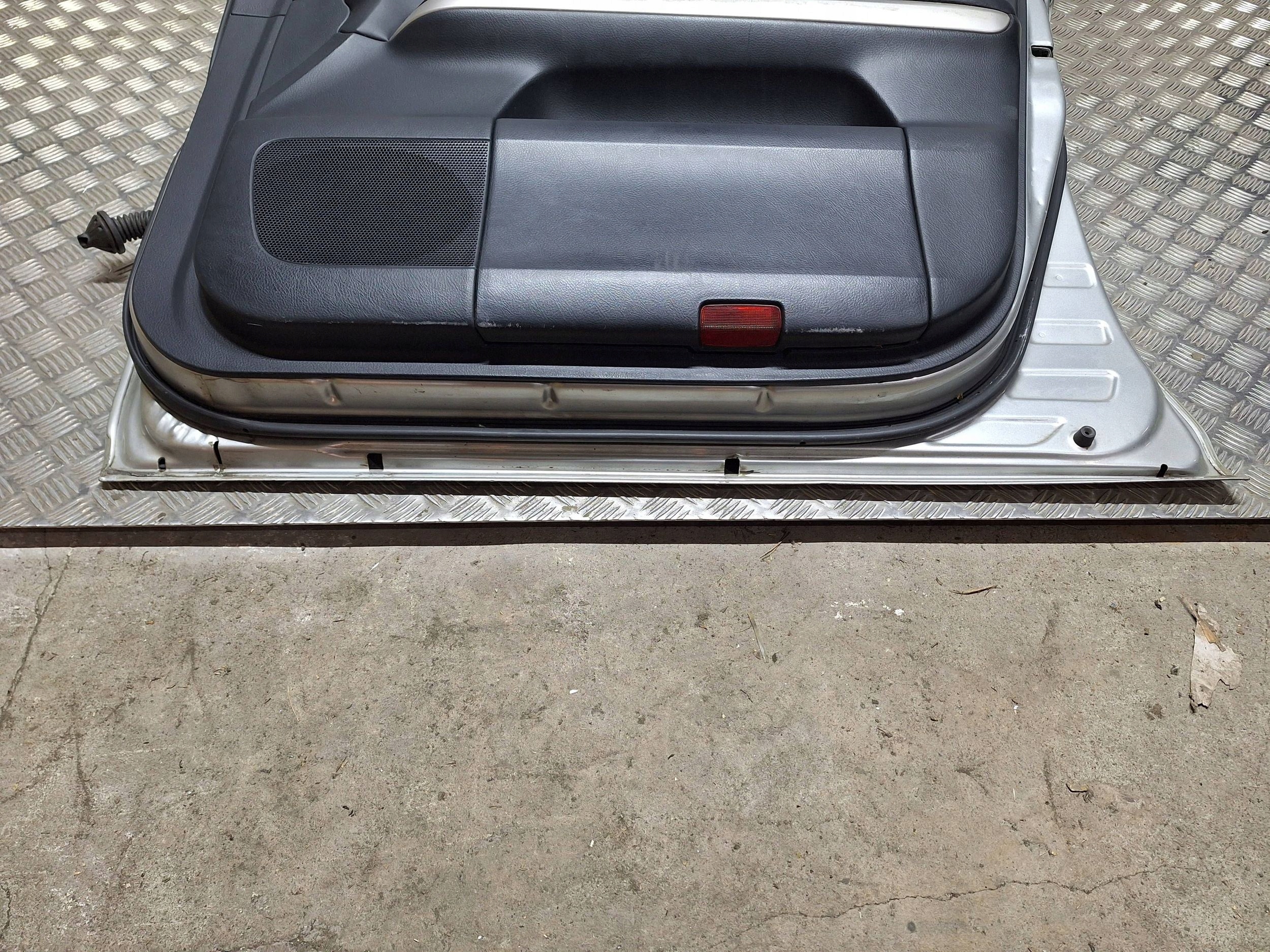 door right front LEXUS RX II 03-09 complete