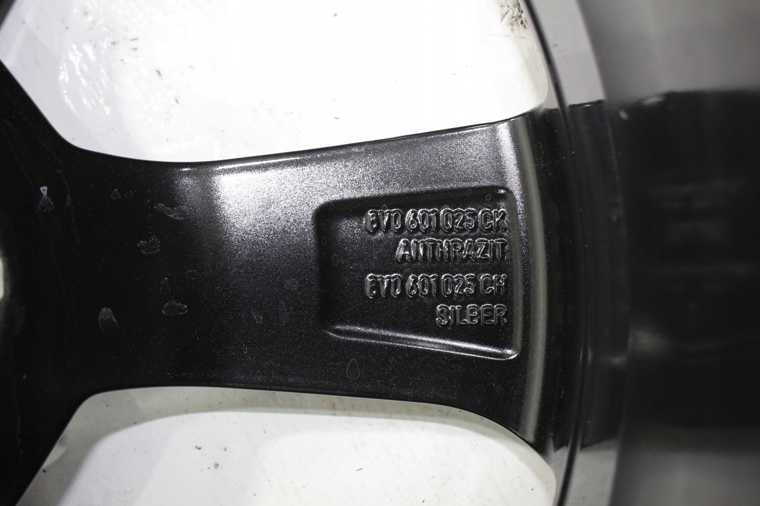 Audi disk hliníkový 19 8V0601025CH