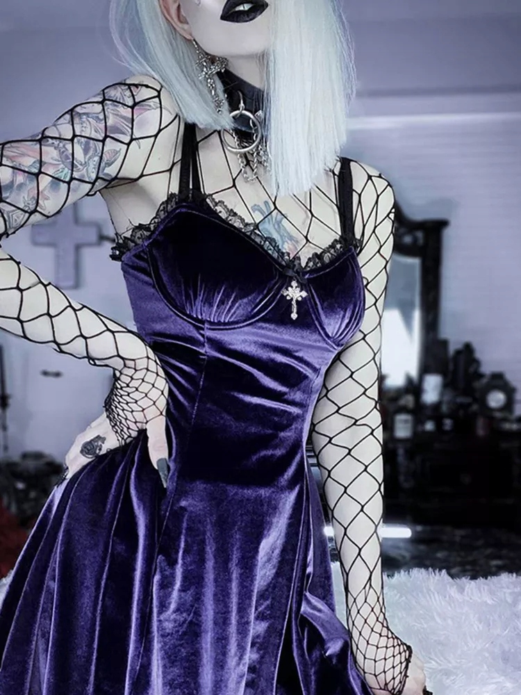 

GOTH42 Aksamitna sukienka w stylu Vintage - M