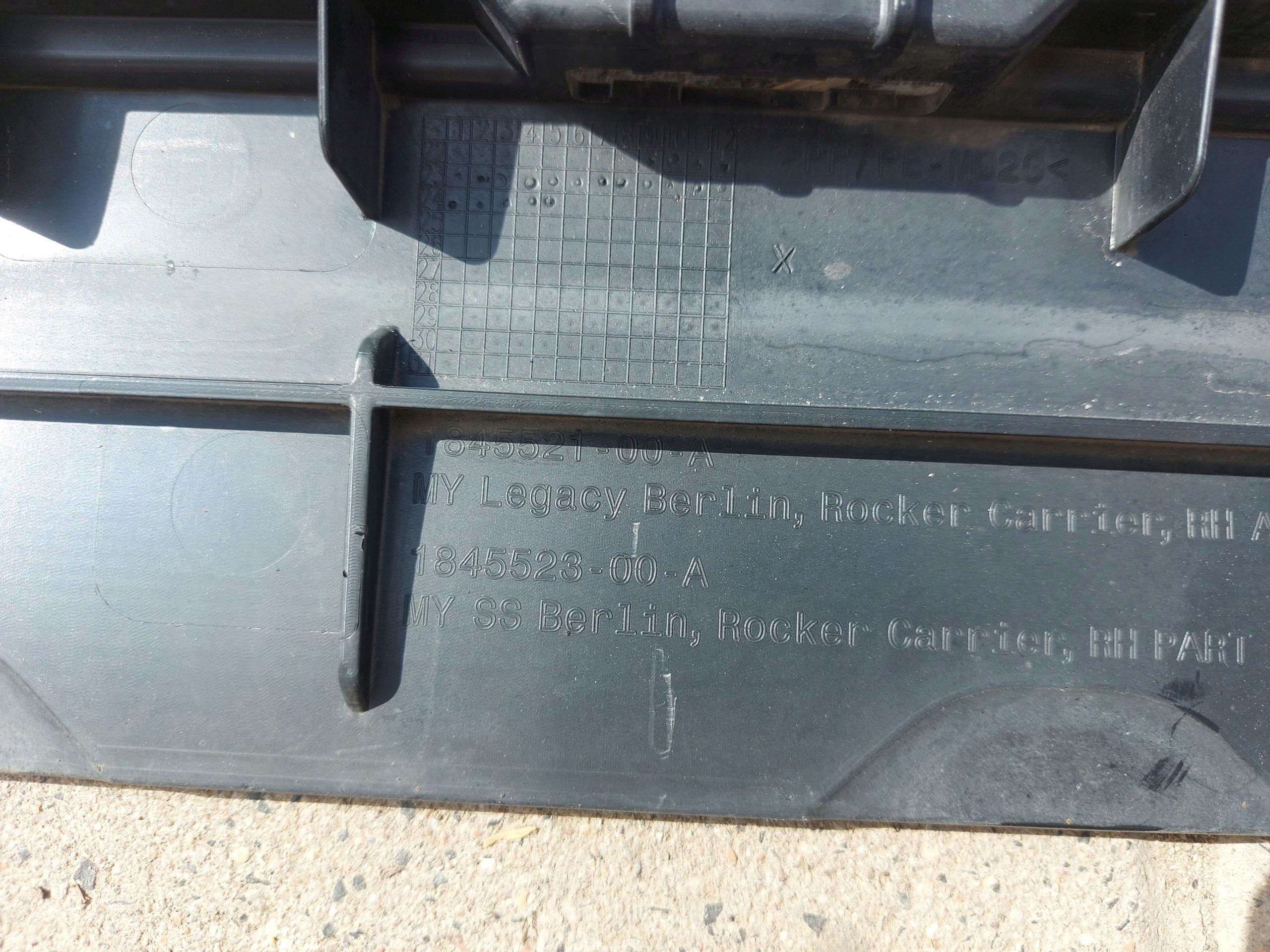 TESLA MODEL Y 2024r cap of the threshold right 1845523-00-A