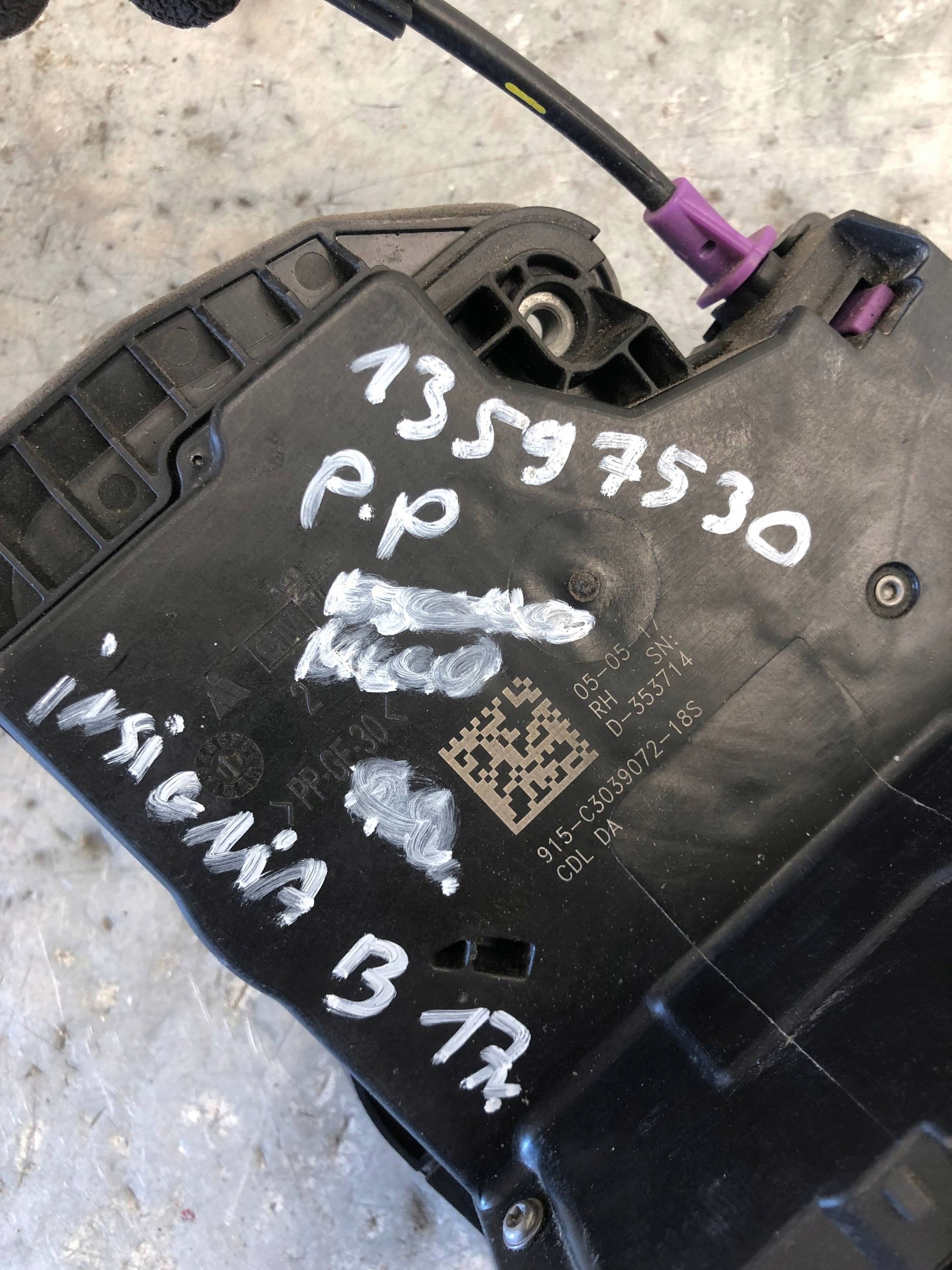 lock door right front OPEL INSIGNIA B 13597530