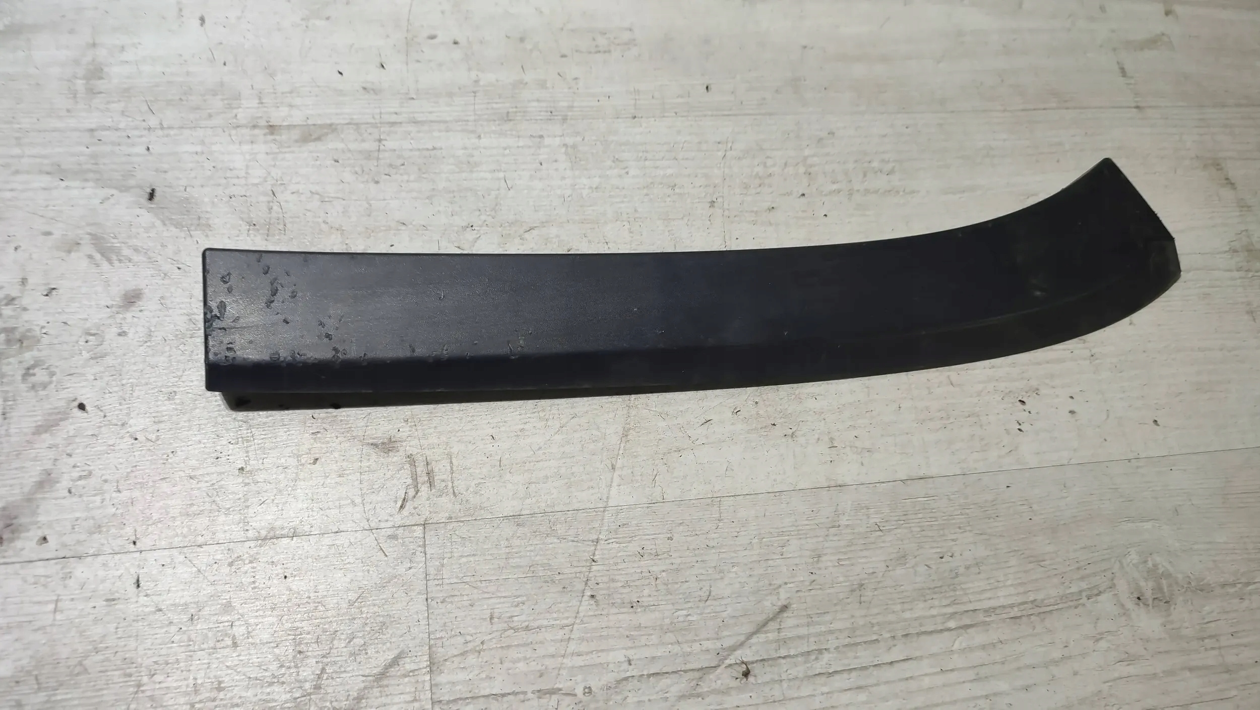 Jeep Cherokee KL 15r. 2.0d rear part side right moulding threshold cap