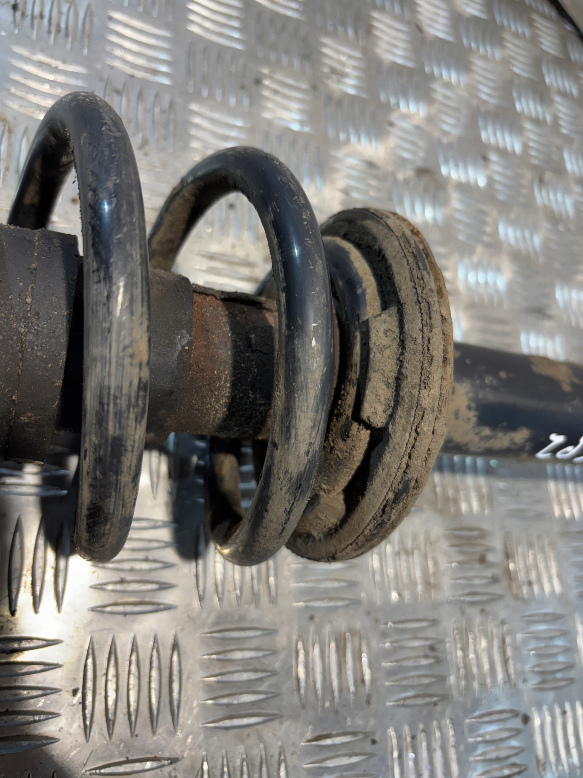 shock absorber spring left front Volkswagen Passat B5 lift