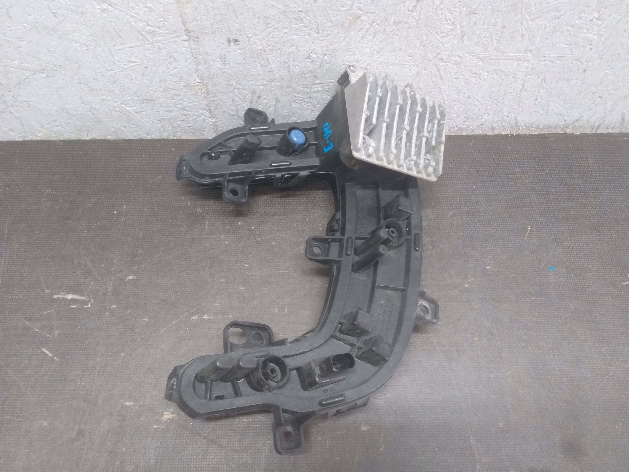 mlhovka pravý VW E-UP E UP LED 12E941056E