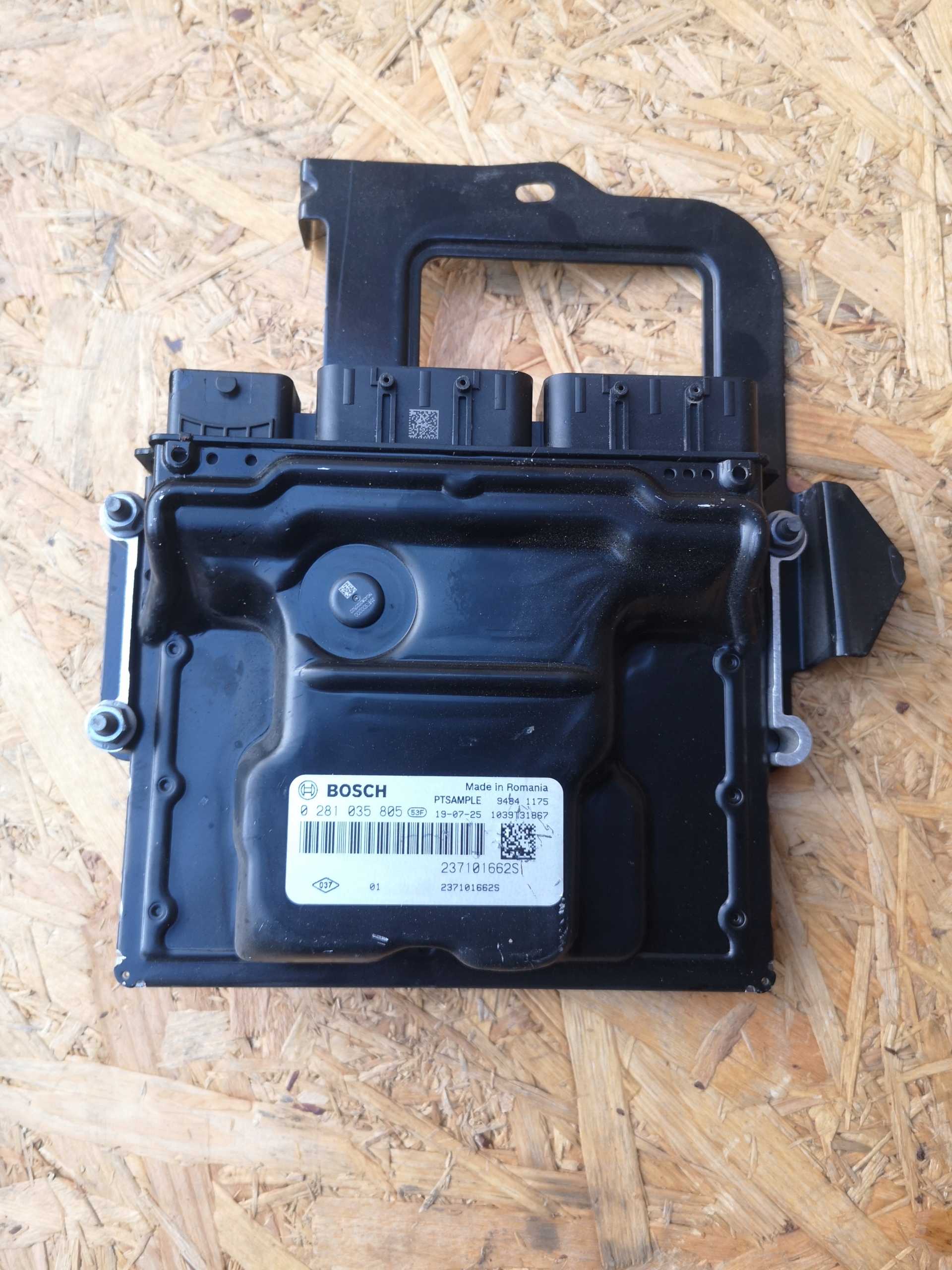 0281035805 - ESPACE V 2.0 DCI ADB КОМПЬЮТЕРНЫЙ ДВИГАТЕЛЬ 237101662S