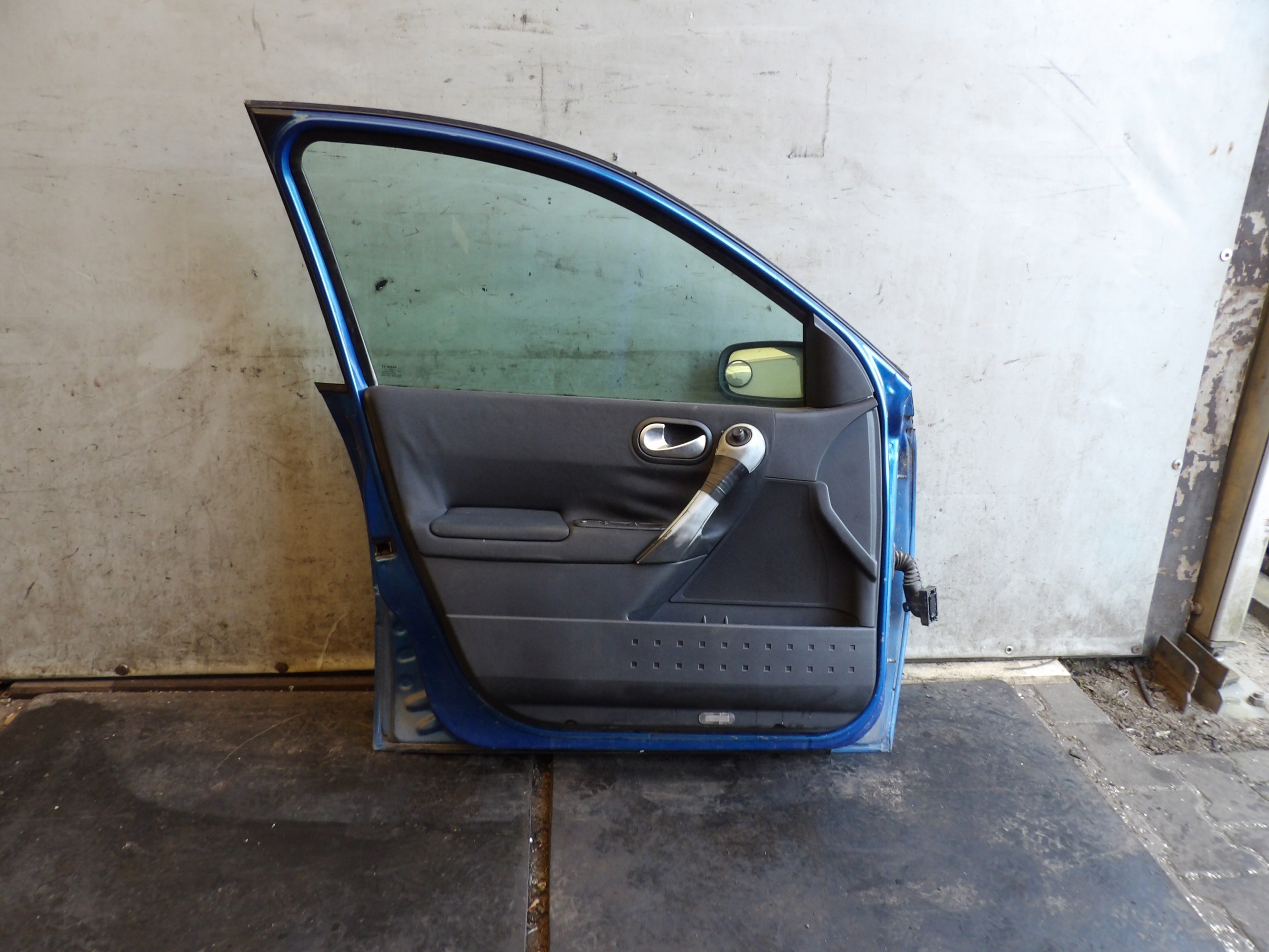 Renault Megane II door front left lak. TEI45 HB 5D