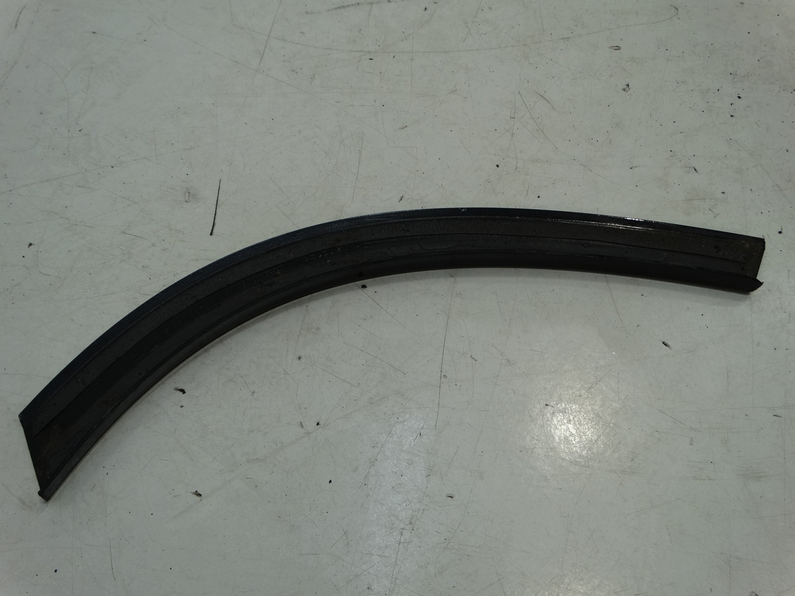 moulding of a bumper left front SEAT ATECA LIFT 20R.- 575854827D