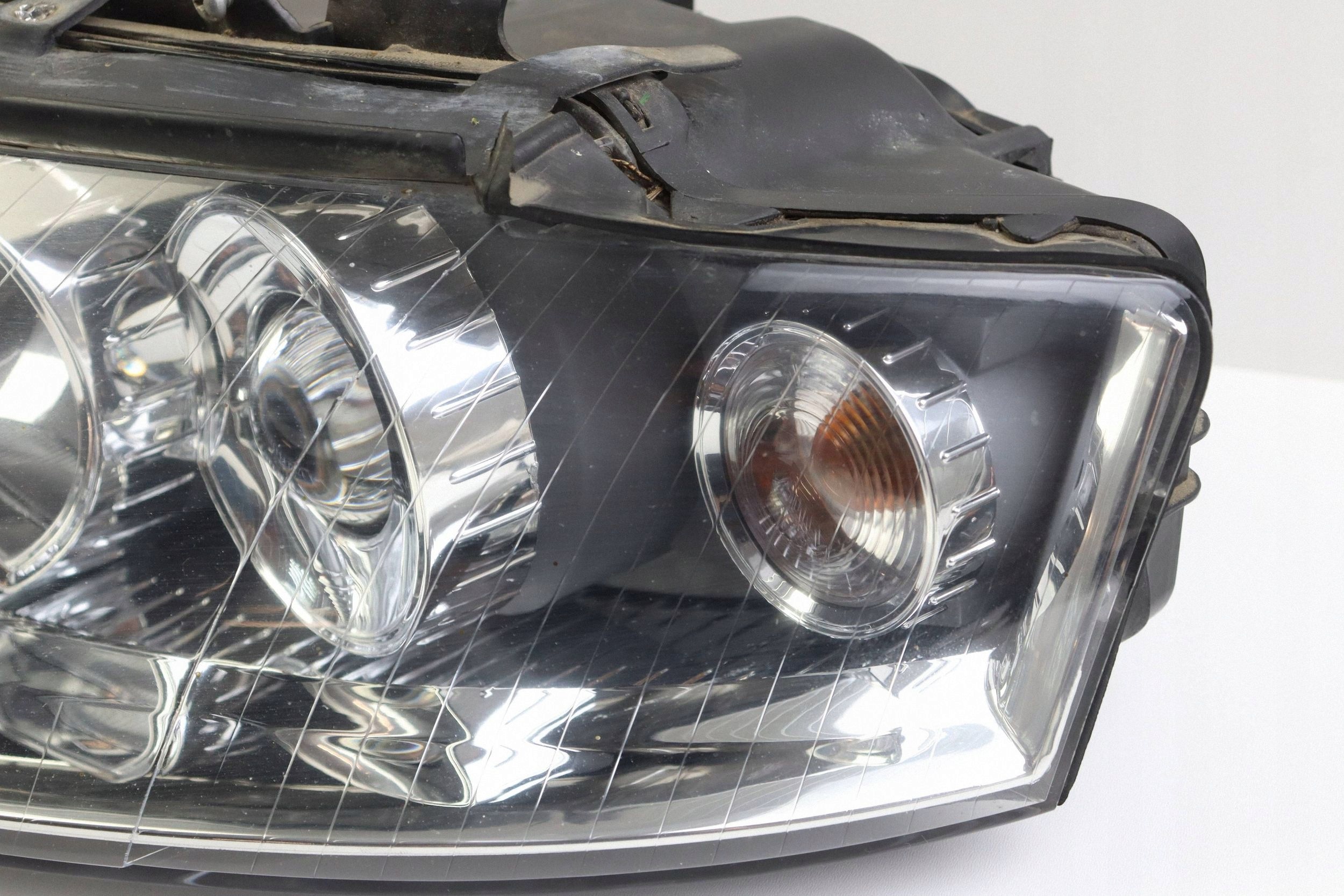 AUDI A4 B6 light front left front replacement TYC 20A008 EUROPA