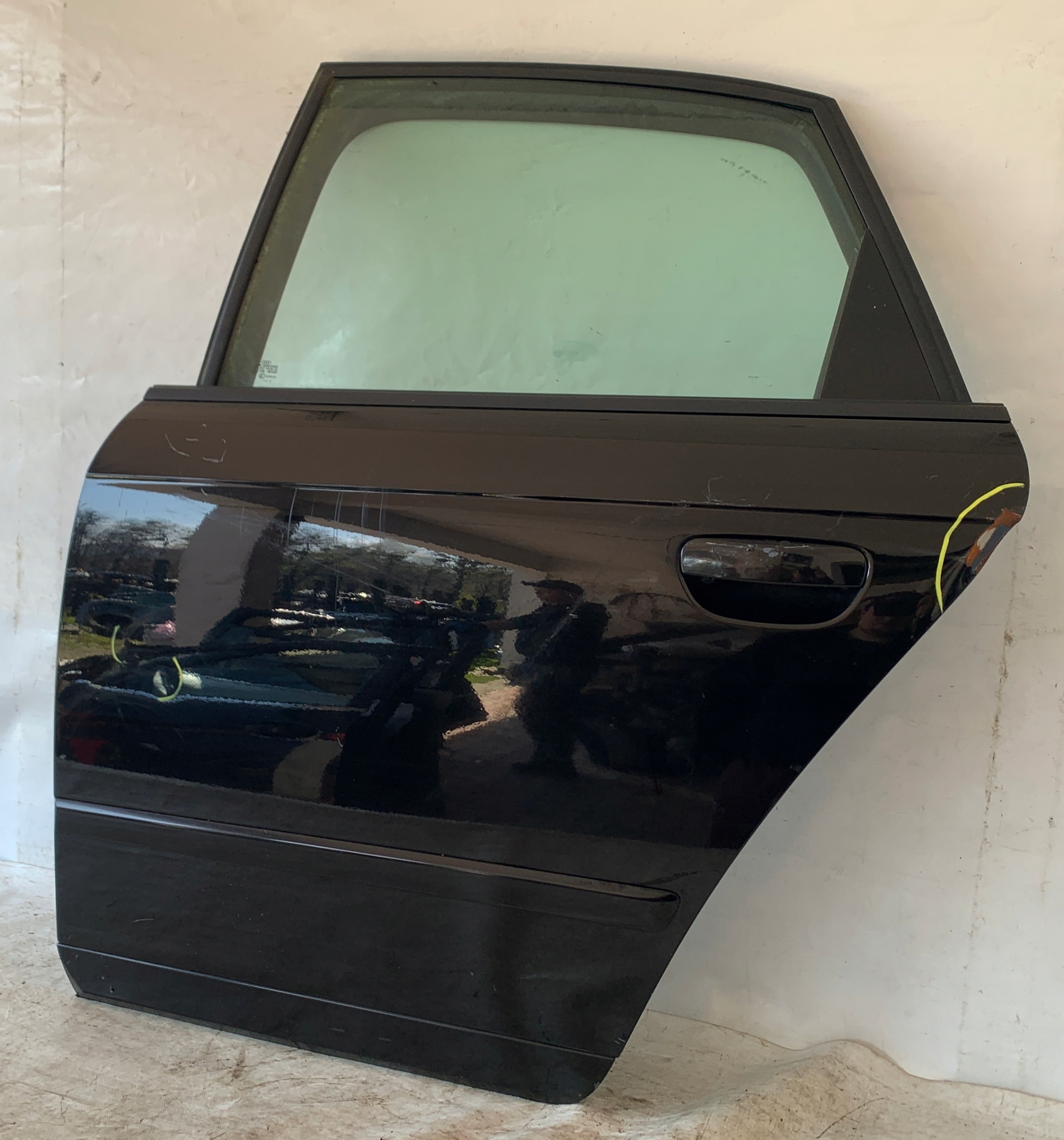 # door left rear part rear. AUDI A4 B7 sedan