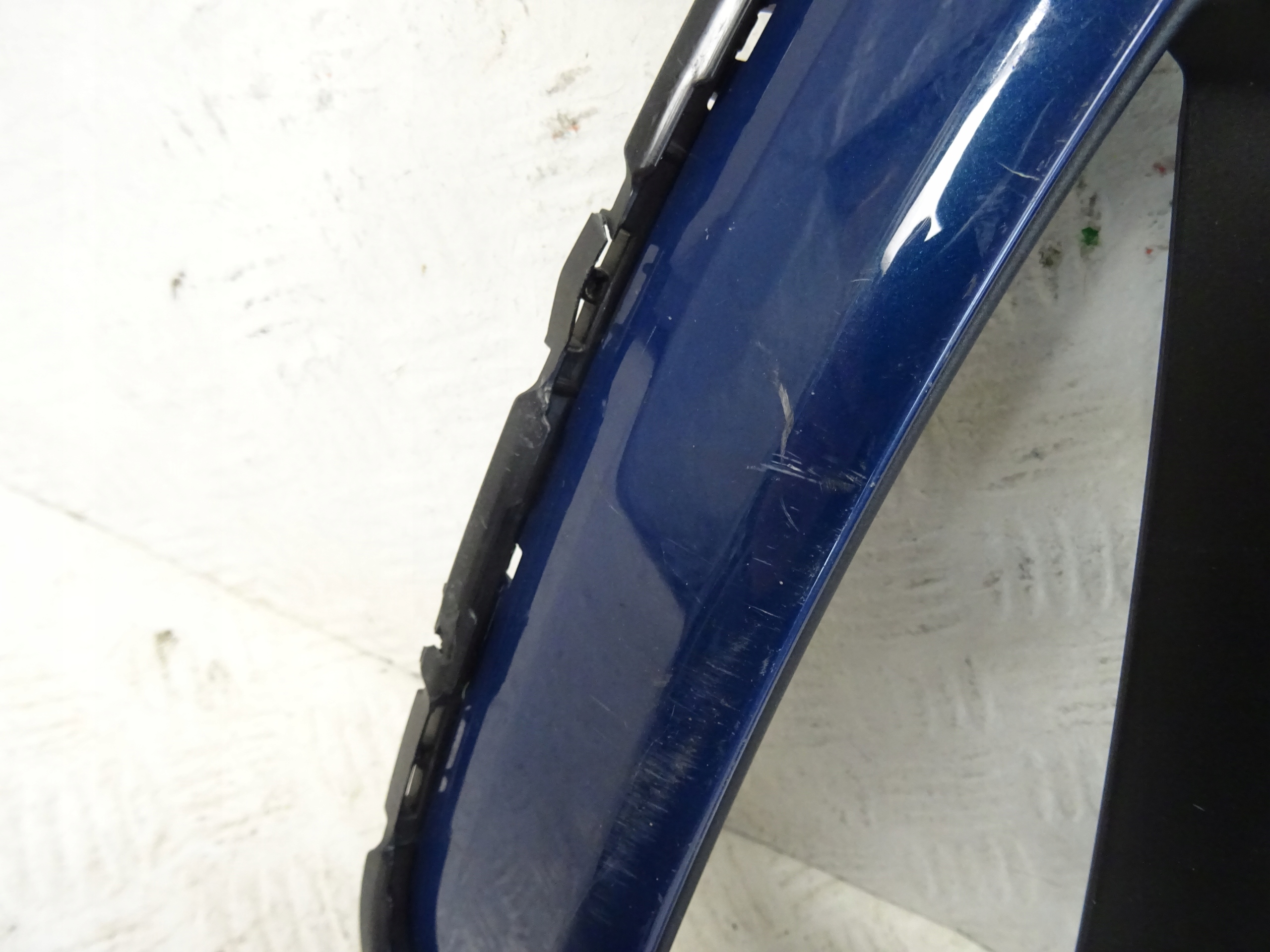 grid of a bumper front front right AUDI E-TRON GT LIFT 4J3807682B