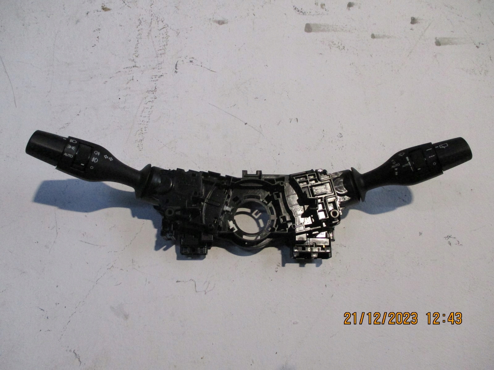 COMMODO ESSUIE GLACE LEXUS NX NX