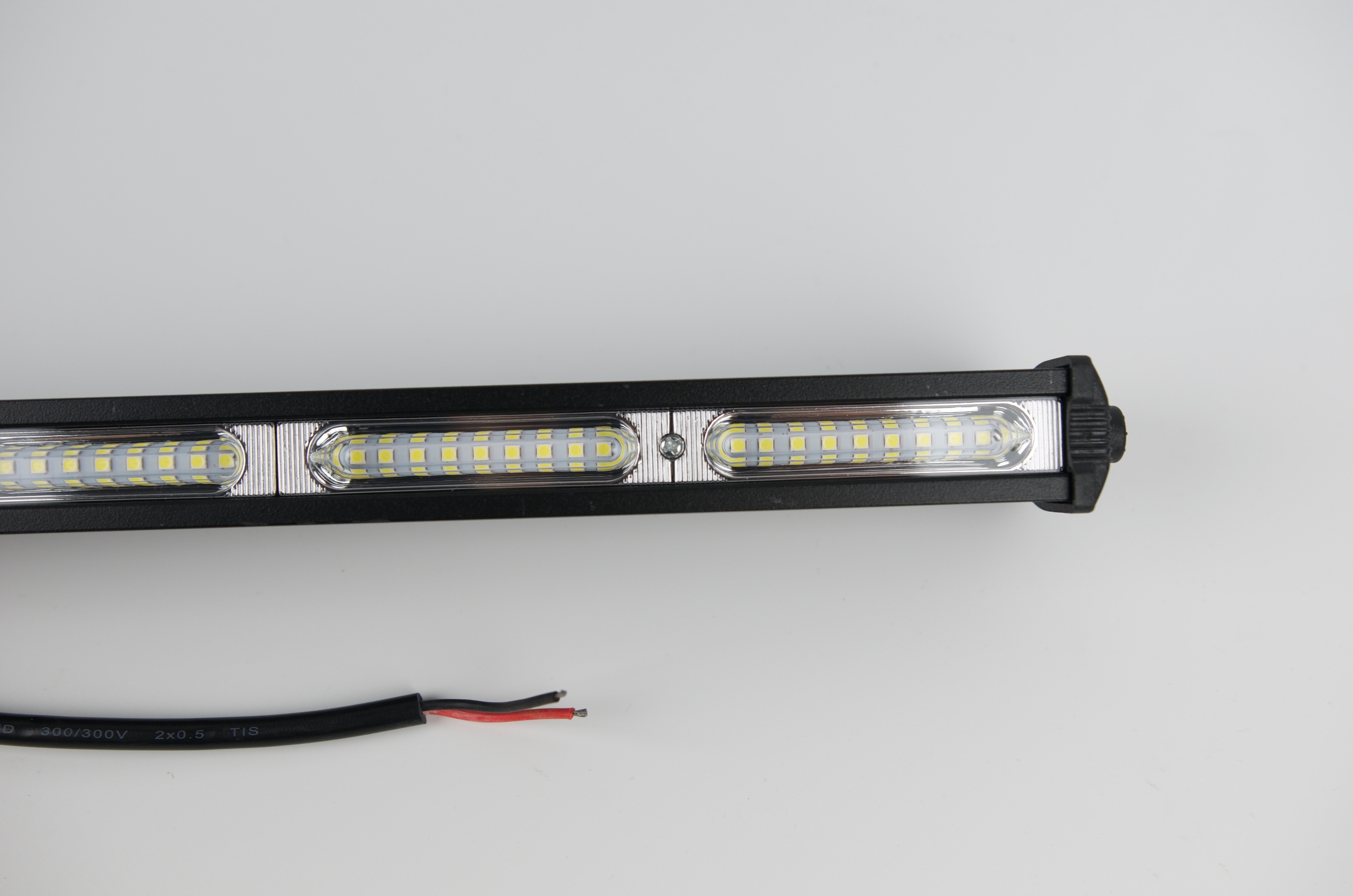 NISKA LAMPA ROBOCZA 108W 34cm LEDBAR 36 LED HALOGEN OFFROAD 12V 24V Zawiera baterie nie