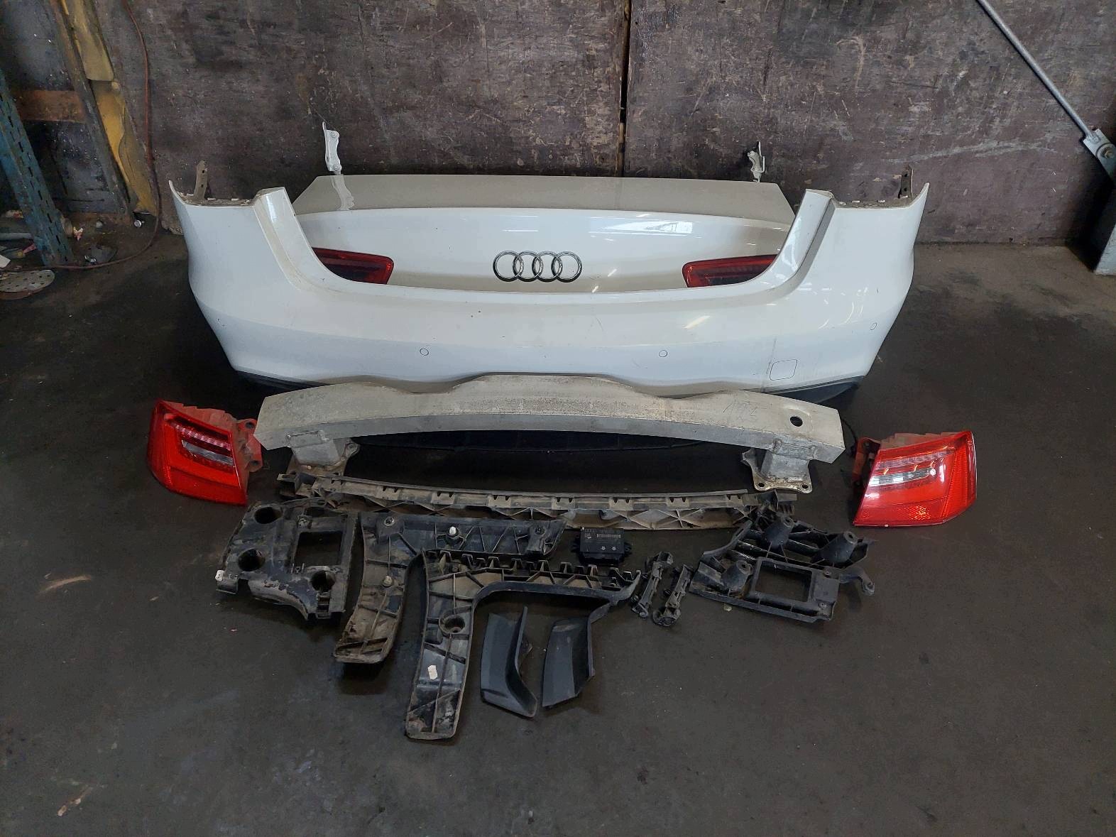 complete rear part AUDI A6 C7 LY9C trunk door boot bumper rear part lights rear part
